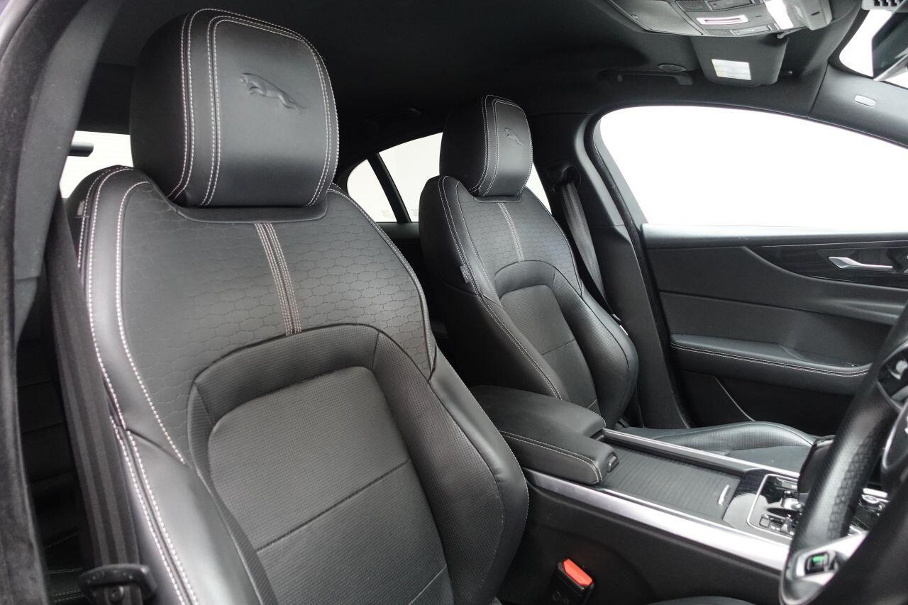 Jaguar XE - Image 3