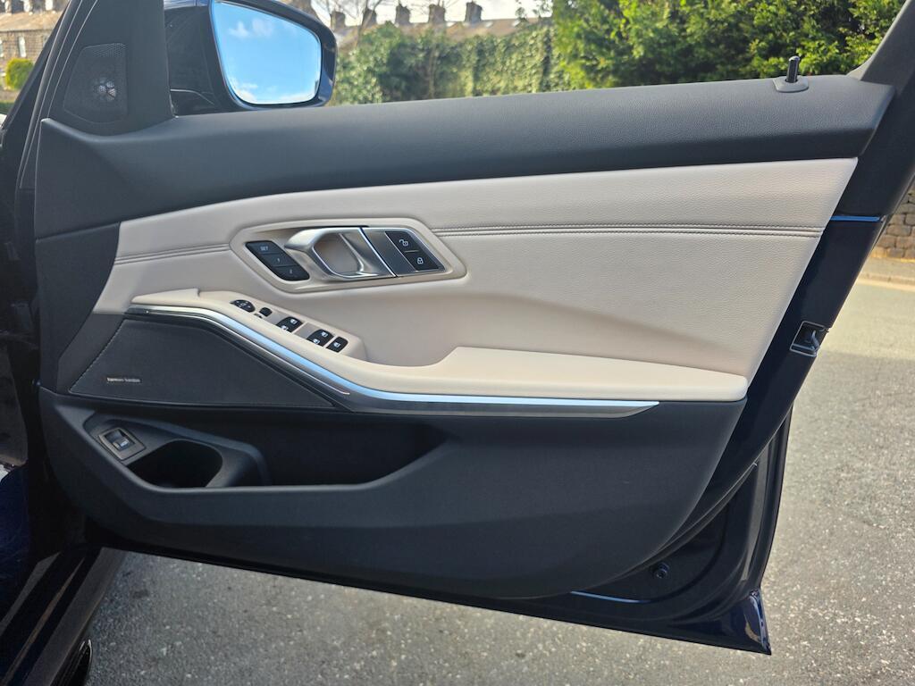 BMW 3 Series - Image 28