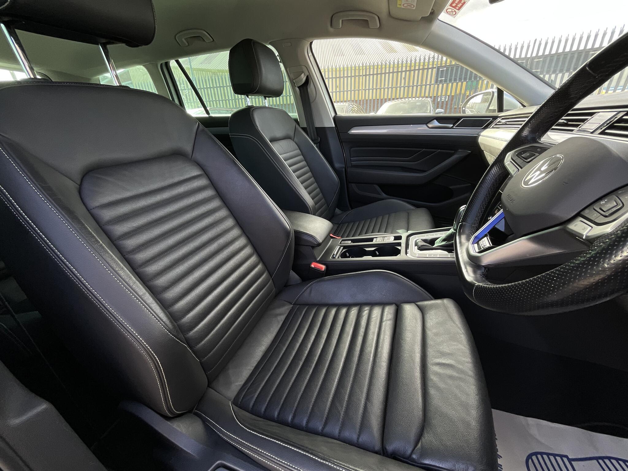 Volkswagen Passat - Image 8