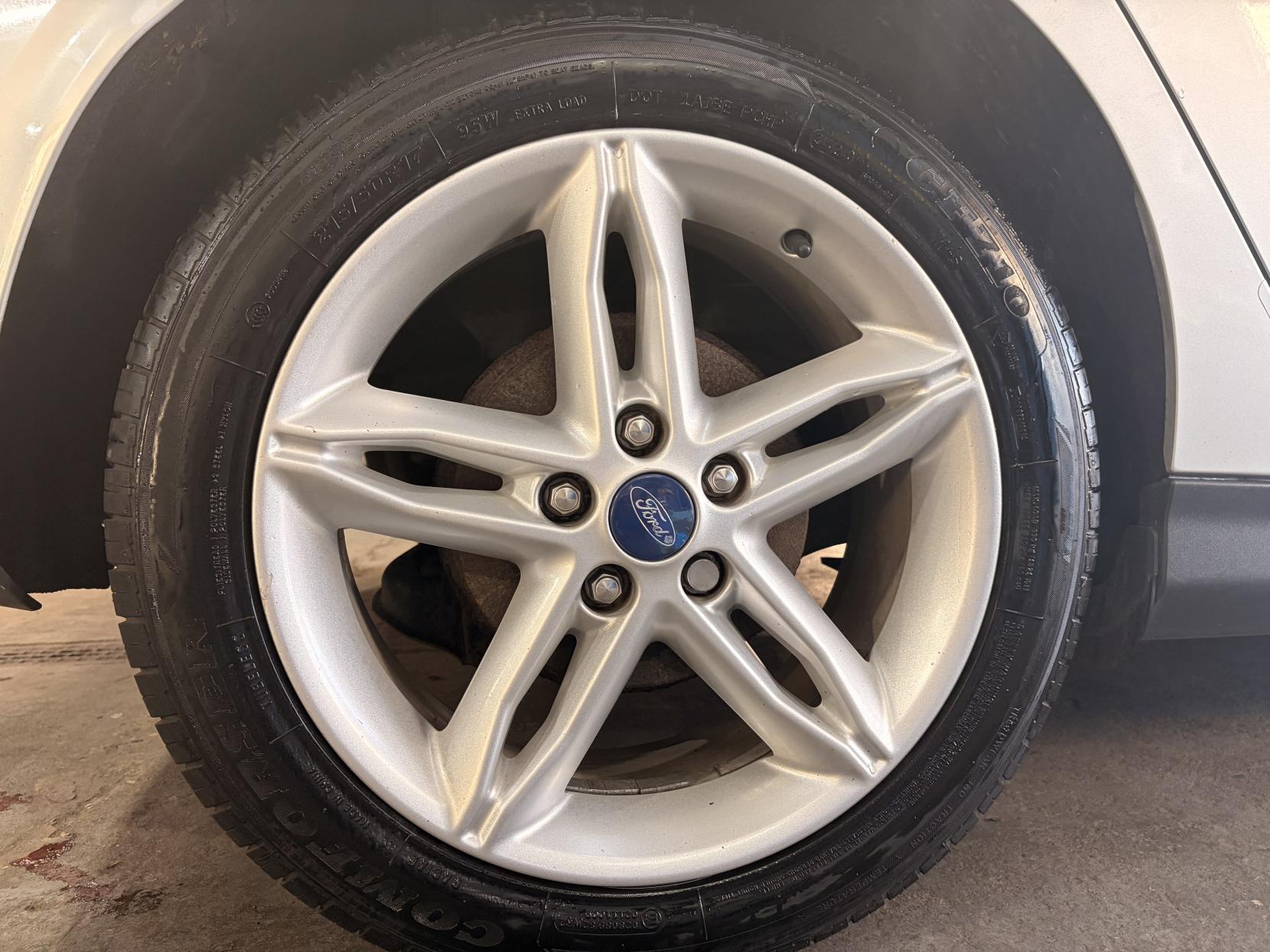 Ford Focus - Image 11
