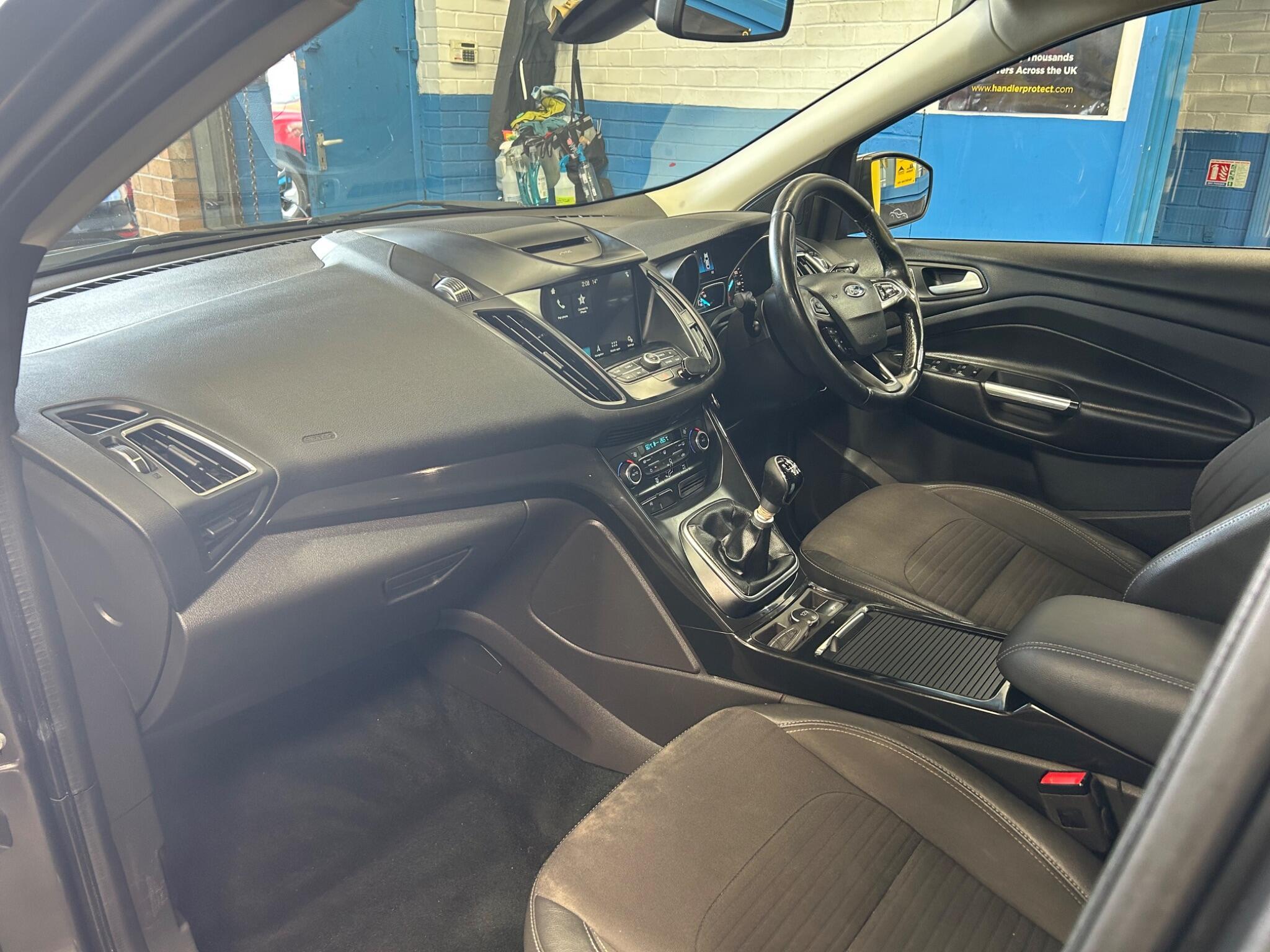 Ford Kuga - Image 14