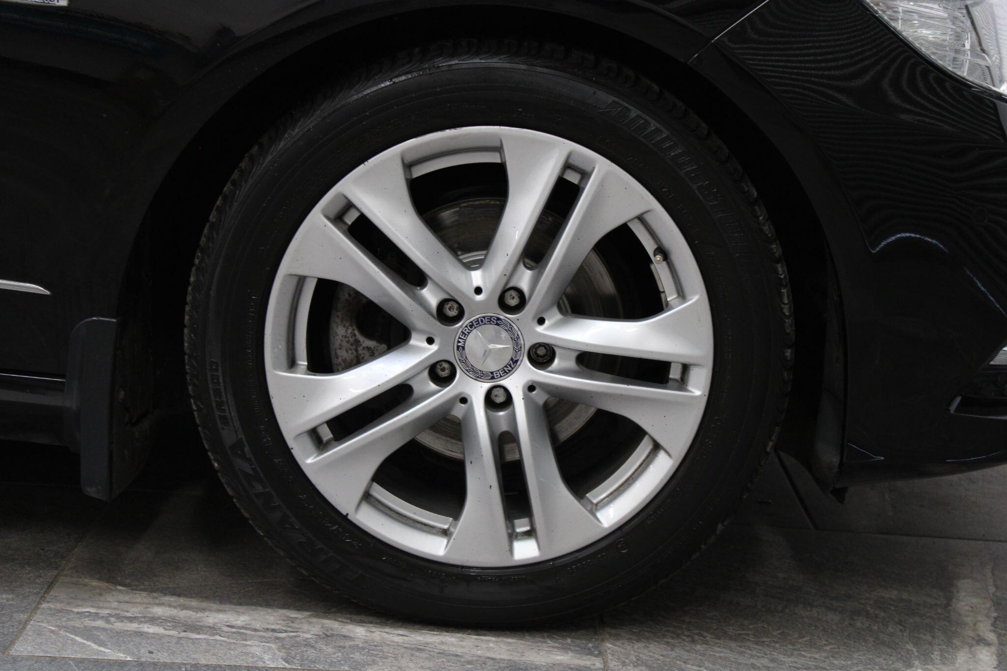 Mercedes E Class - Image 9
