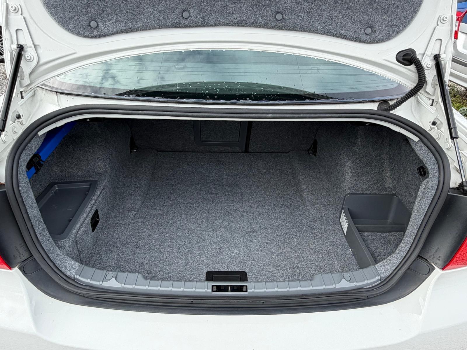 BMW 3 Series - Image 17