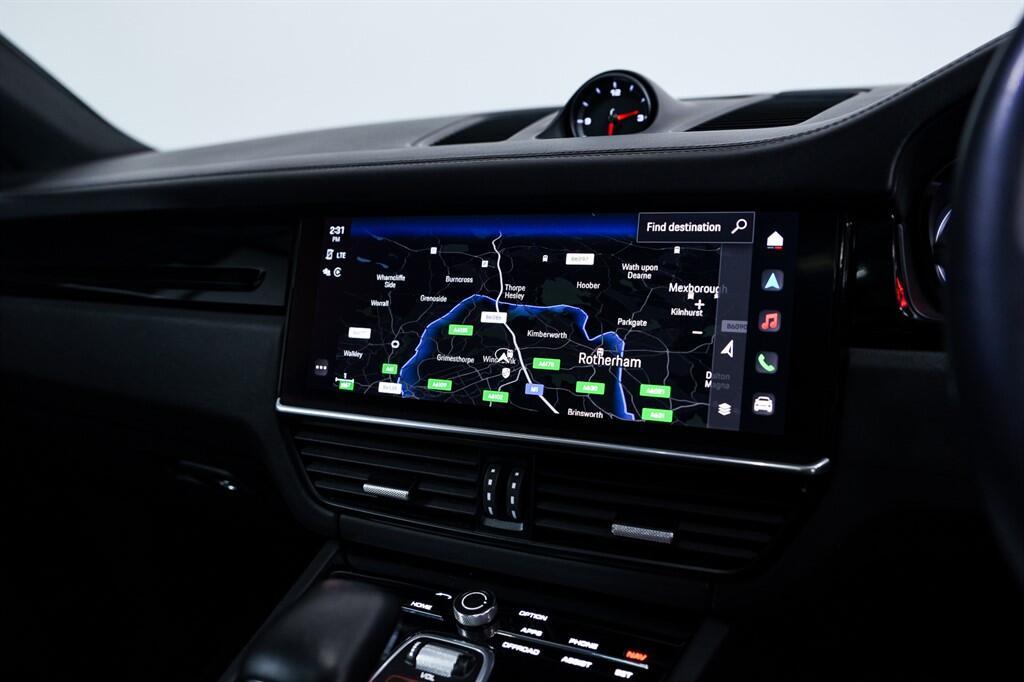 Porsche Cayenne - Image 34