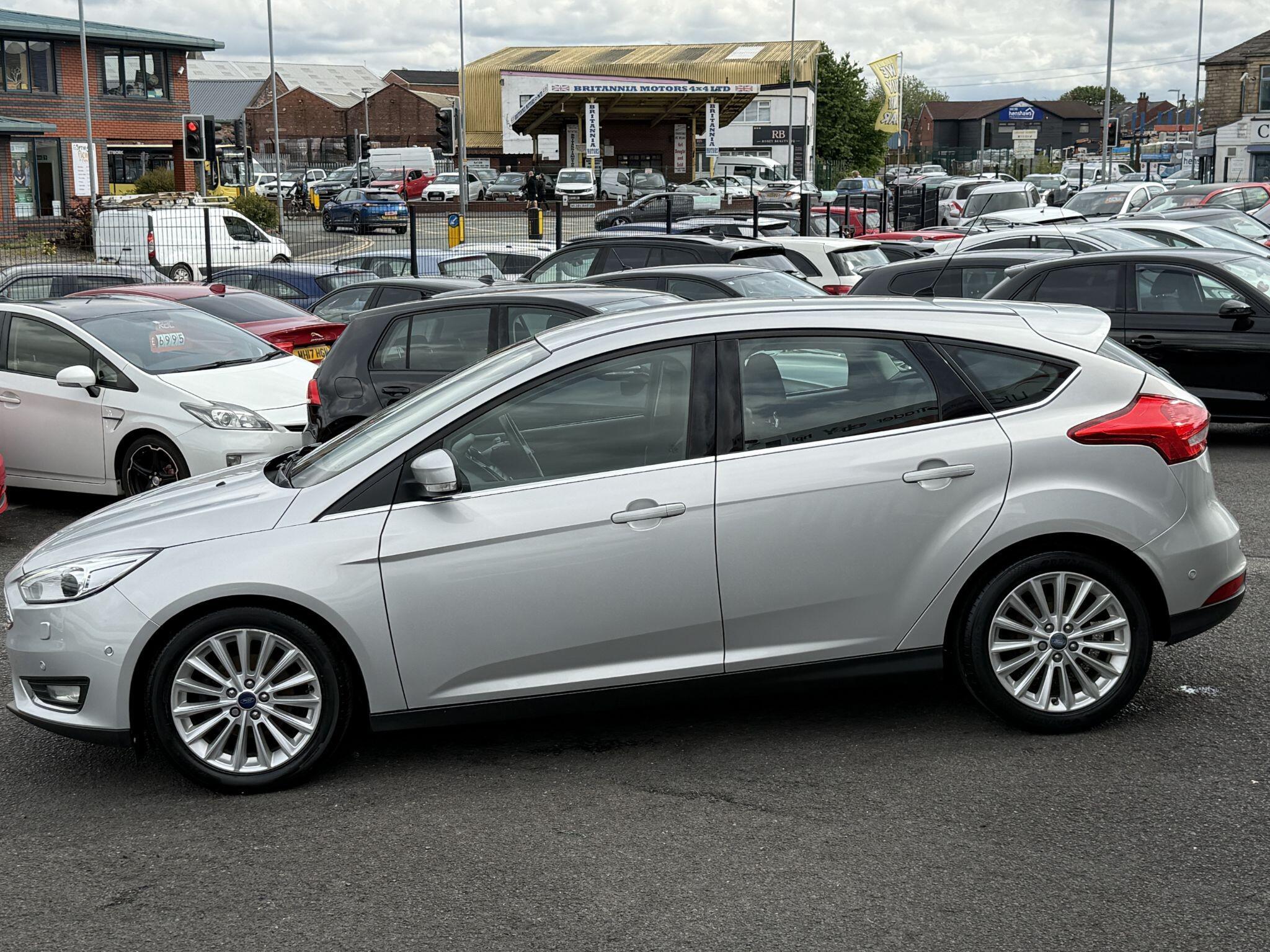 Ford Focus - Image 15