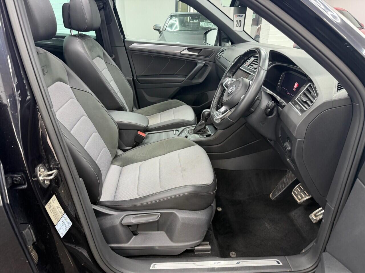 Volkswagen Tiguan - Image 14