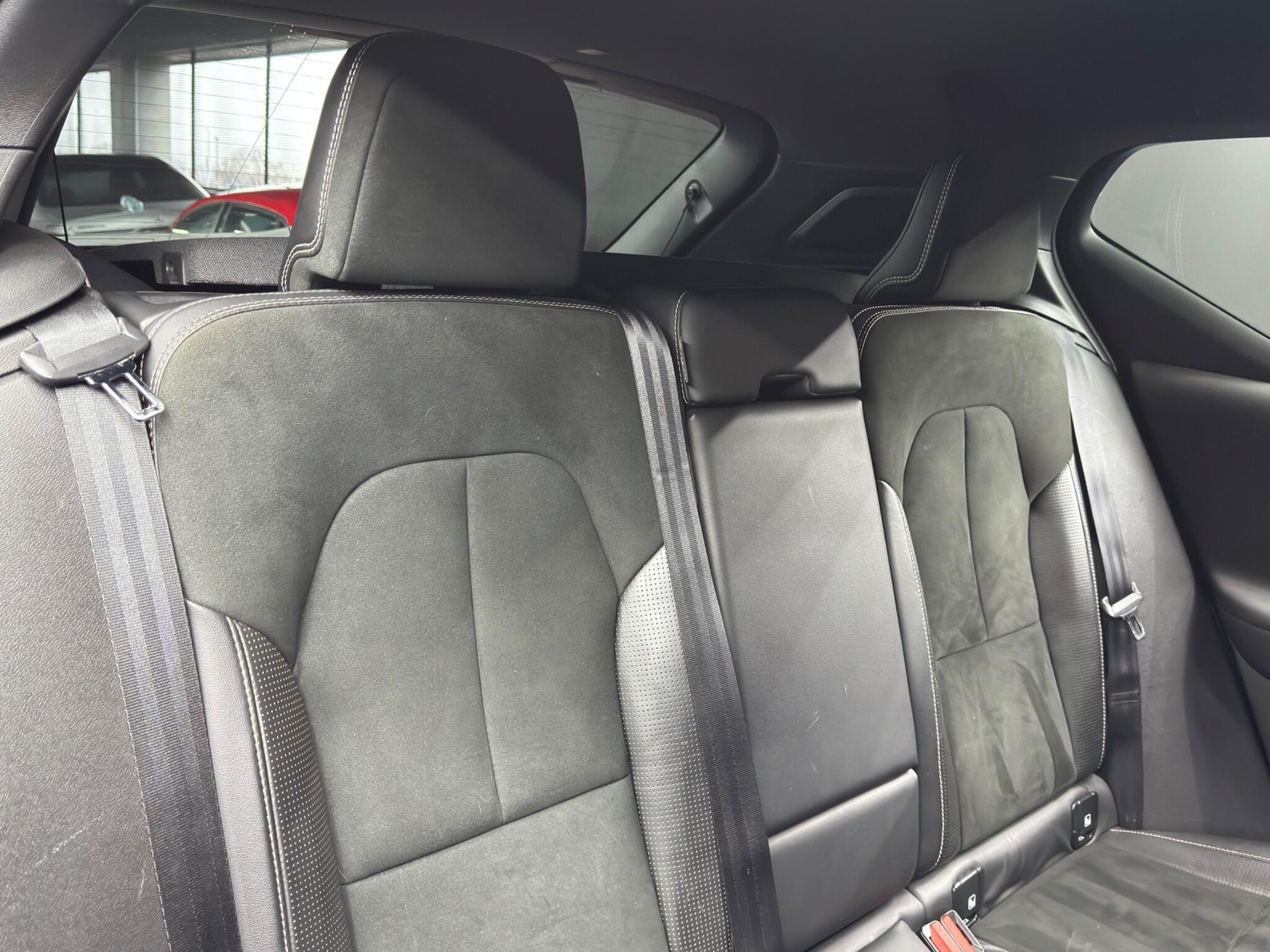 Volvo XC40 - Image 15