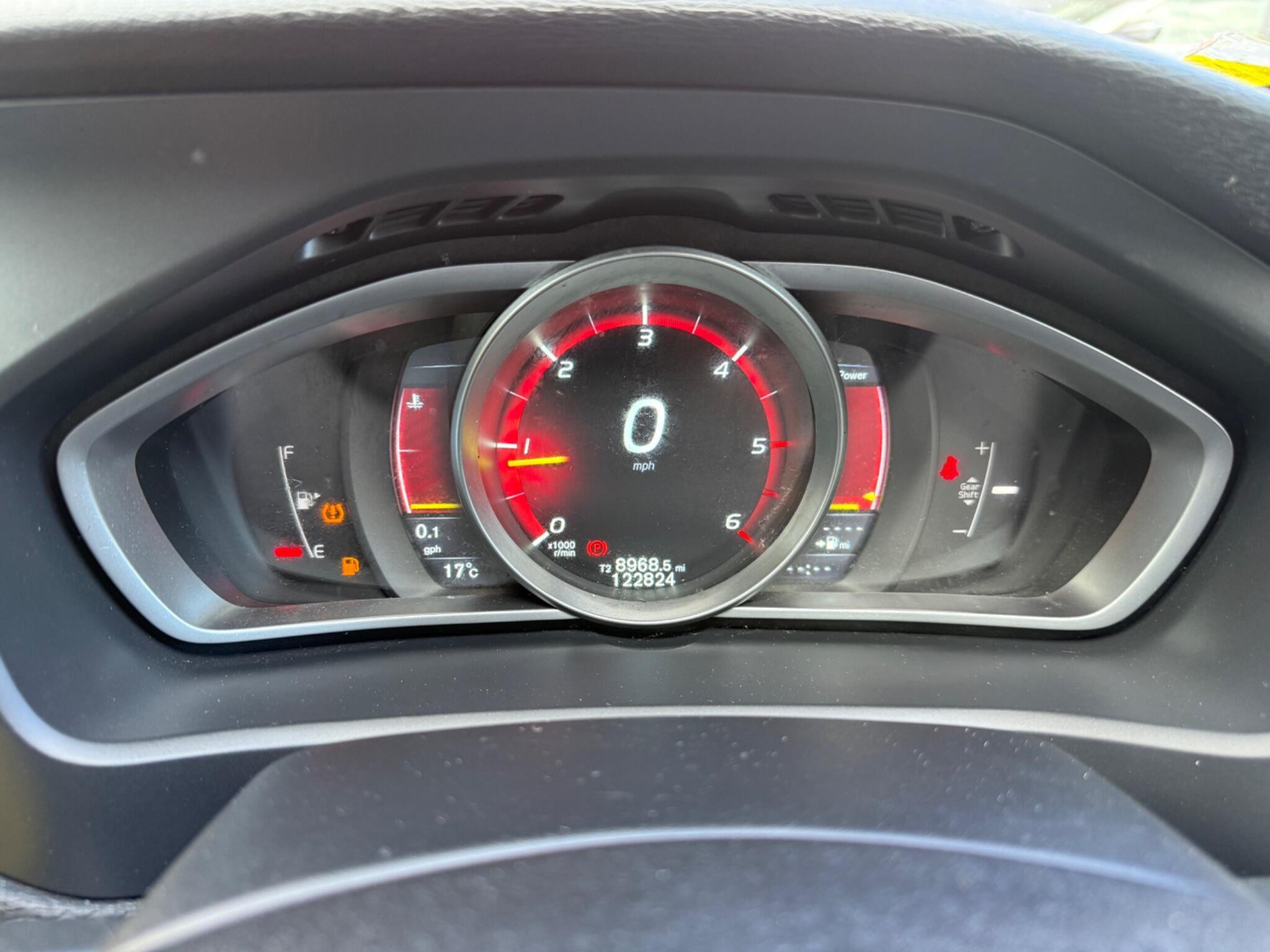 Volvo V40 - Image 13