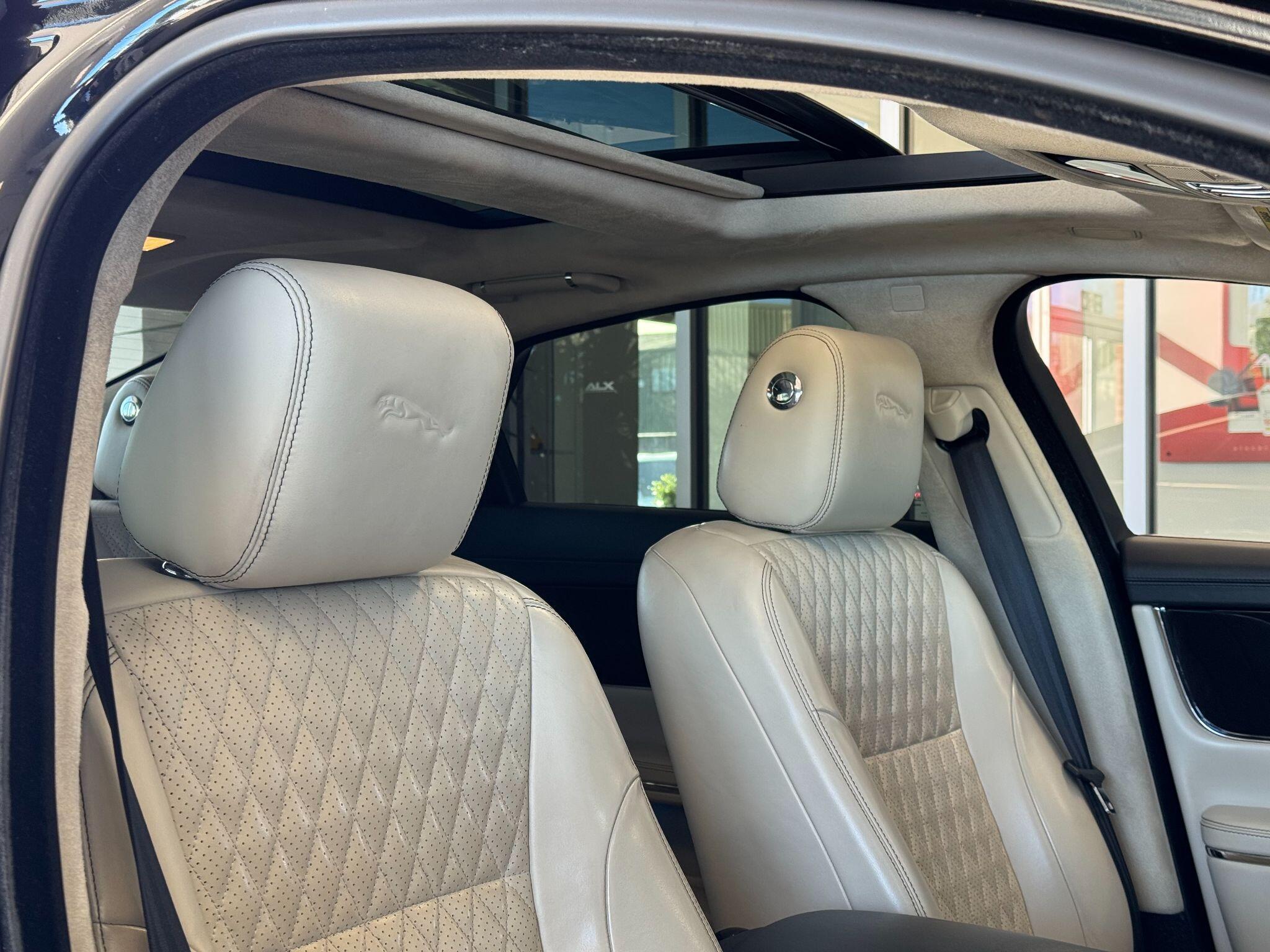 Jaguar XJ - Image 2