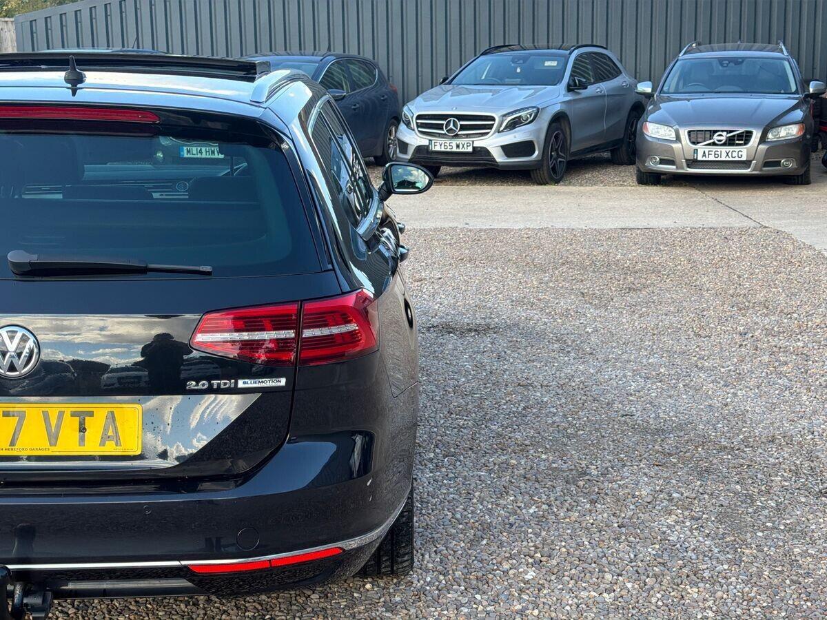 Volkswagen Passat - Image 15
