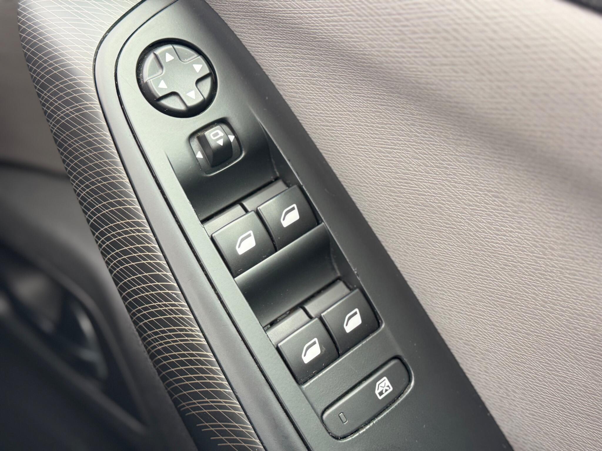 Citroen C4 Picasso - Image 25