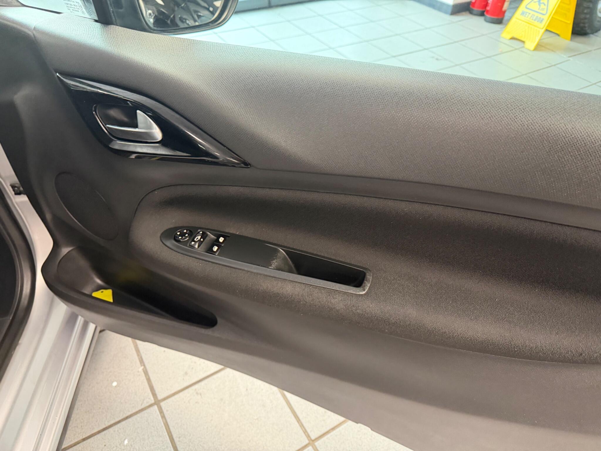 Citroen DS3 - Image 34
