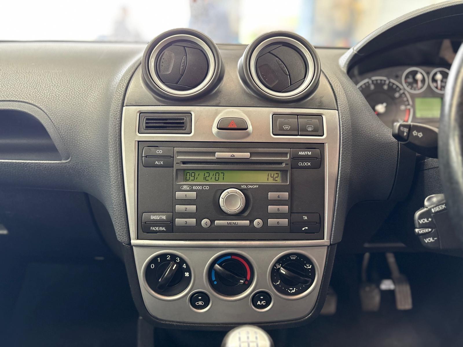 Ford Fiesta - Image 13