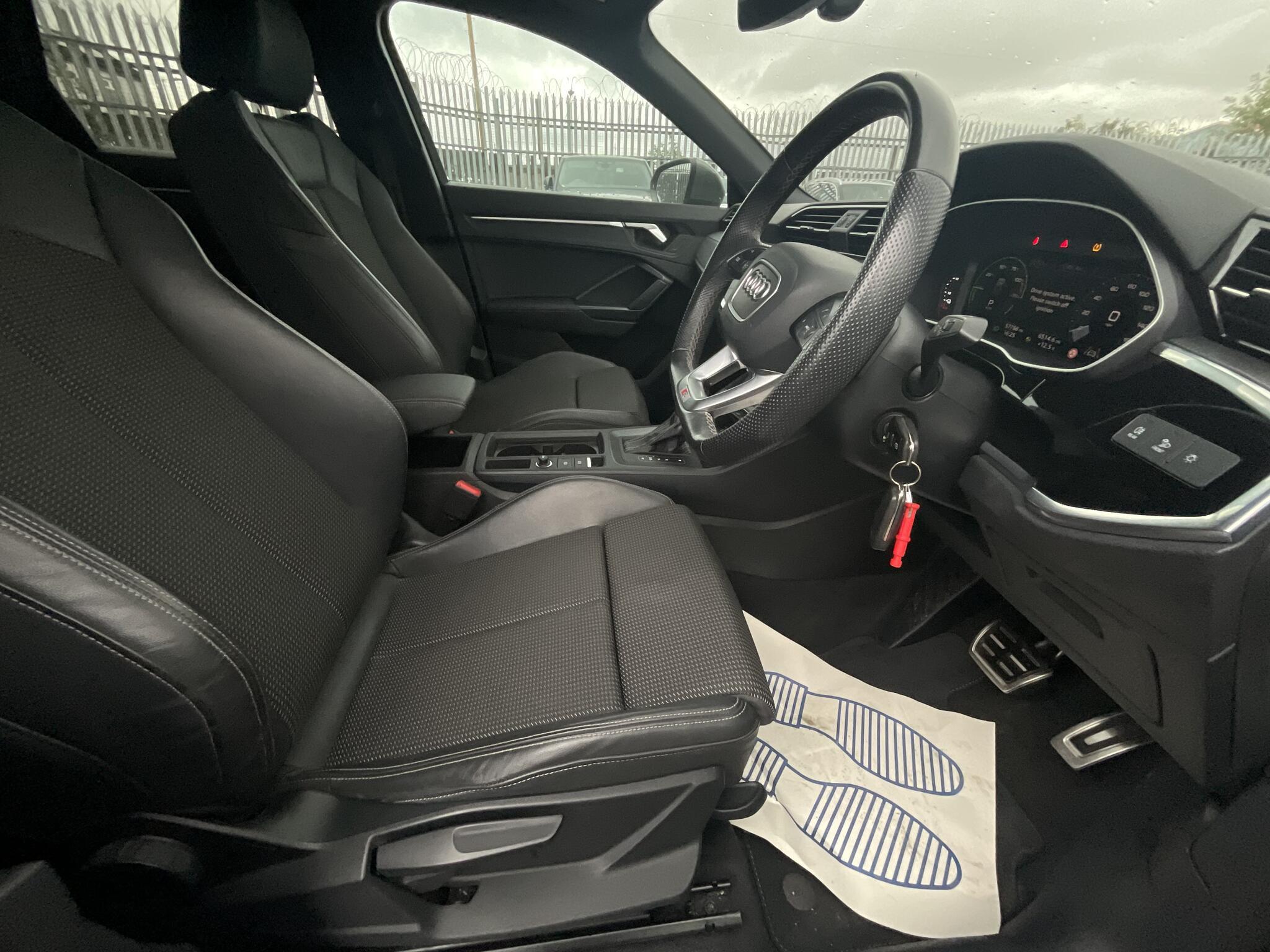 Audi Q3 - Image 9