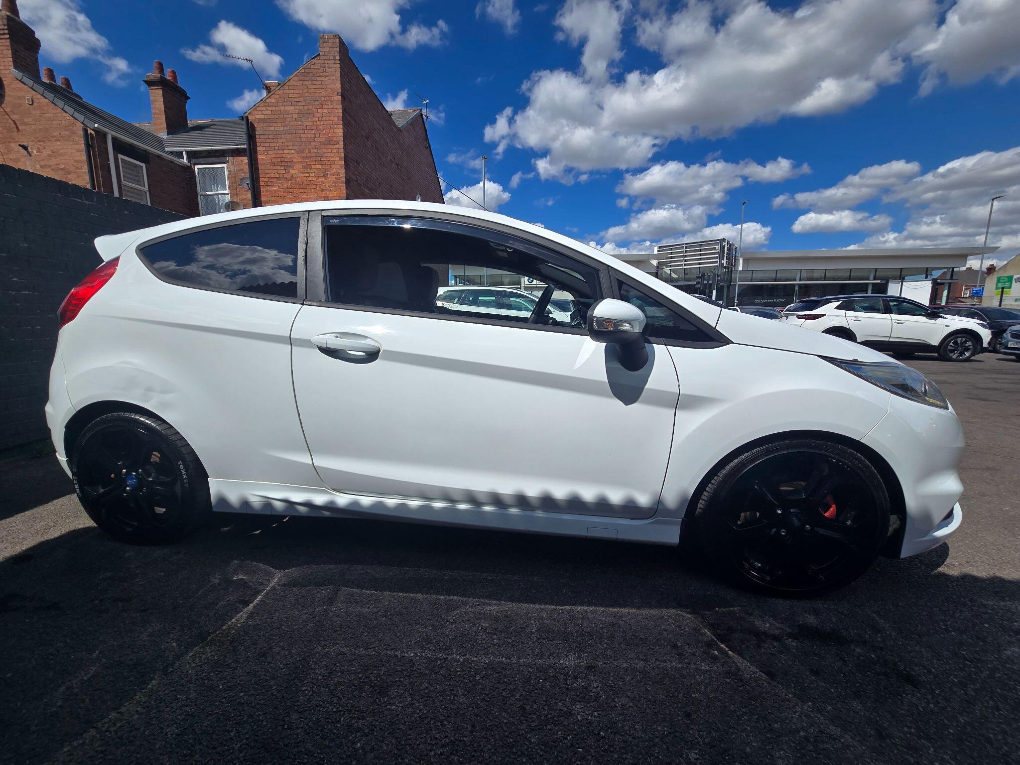 Ford Fiesta - Image 7