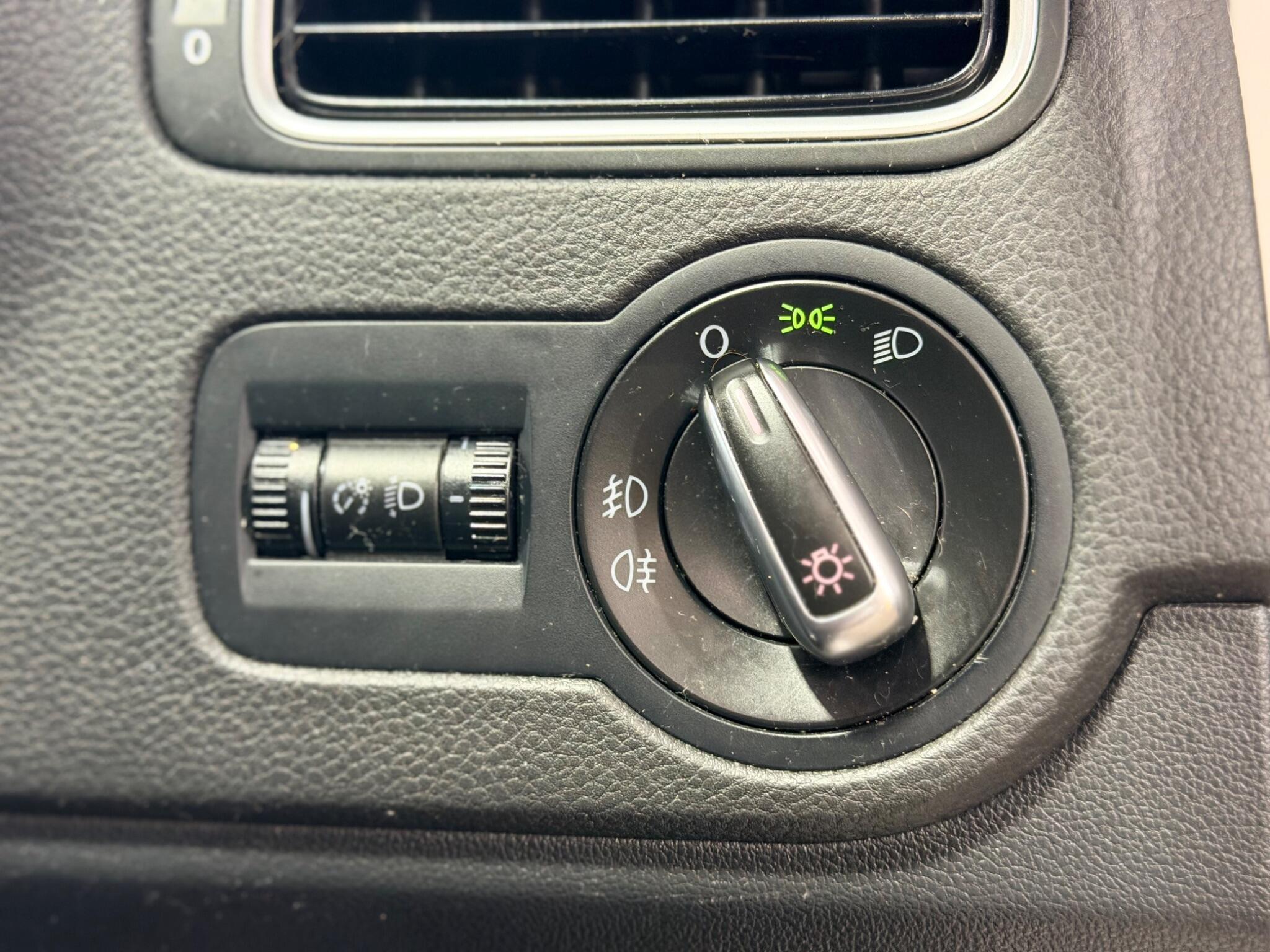 Volkswagen Polo - Image 25