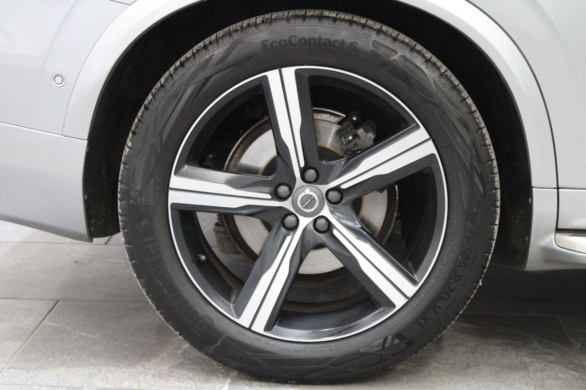 Volvo XC90 - Image 10