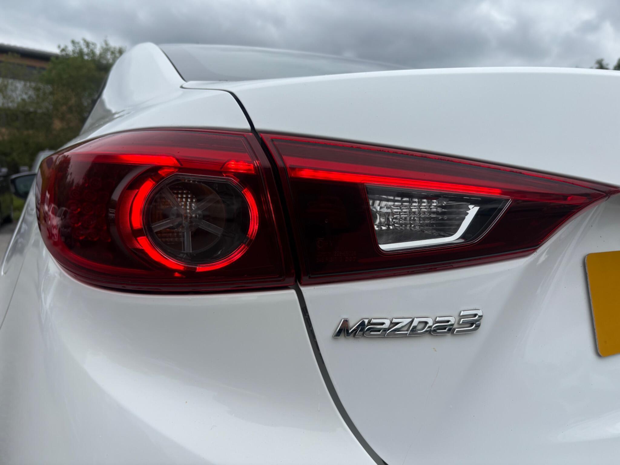 Mazda MAZDA3 - Image 13