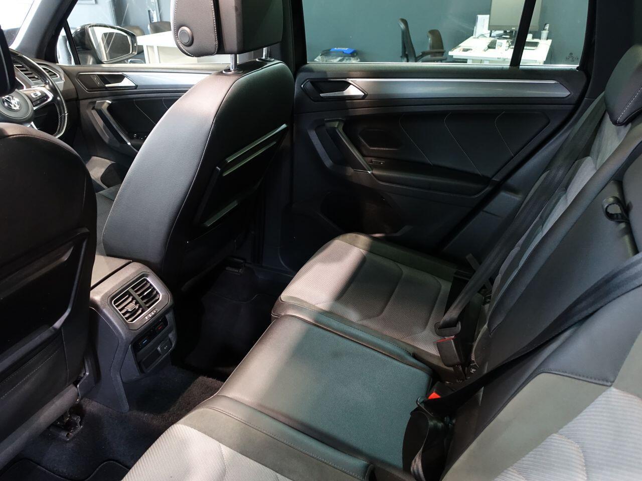 Volkswagen Tiguan - Image 18