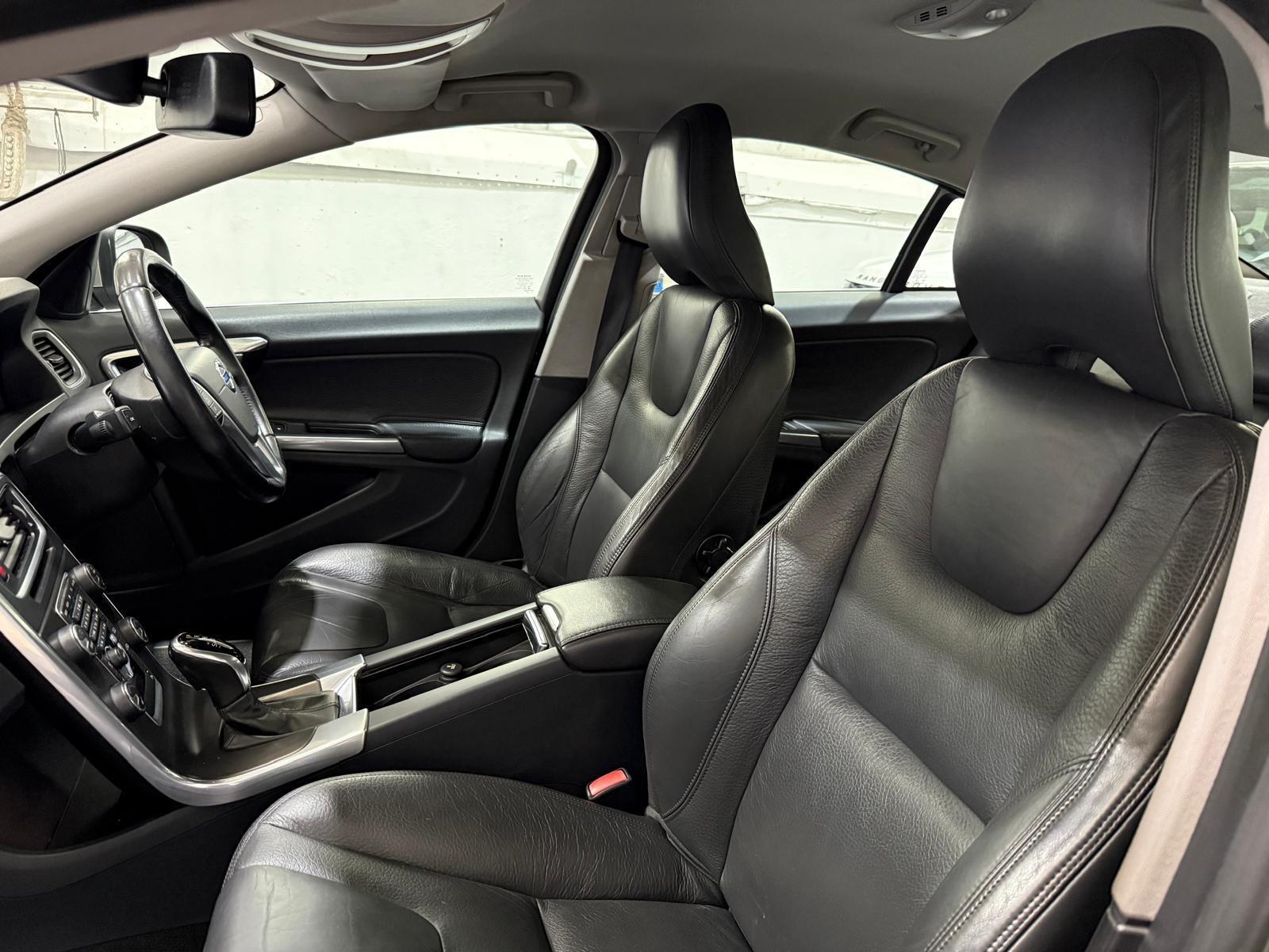 Volvo S60 - Image 29