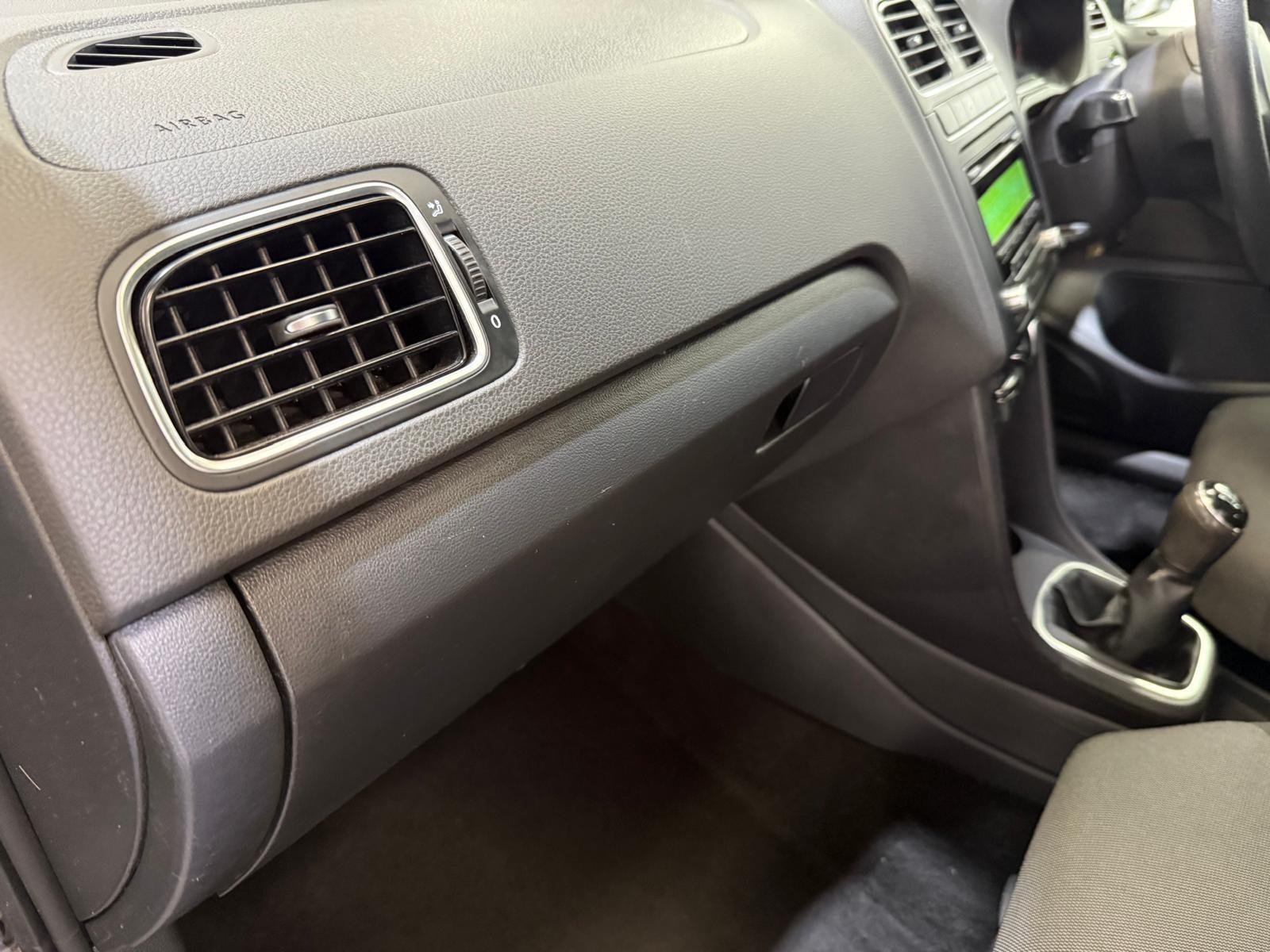 Volkswagen Polo - Image 25