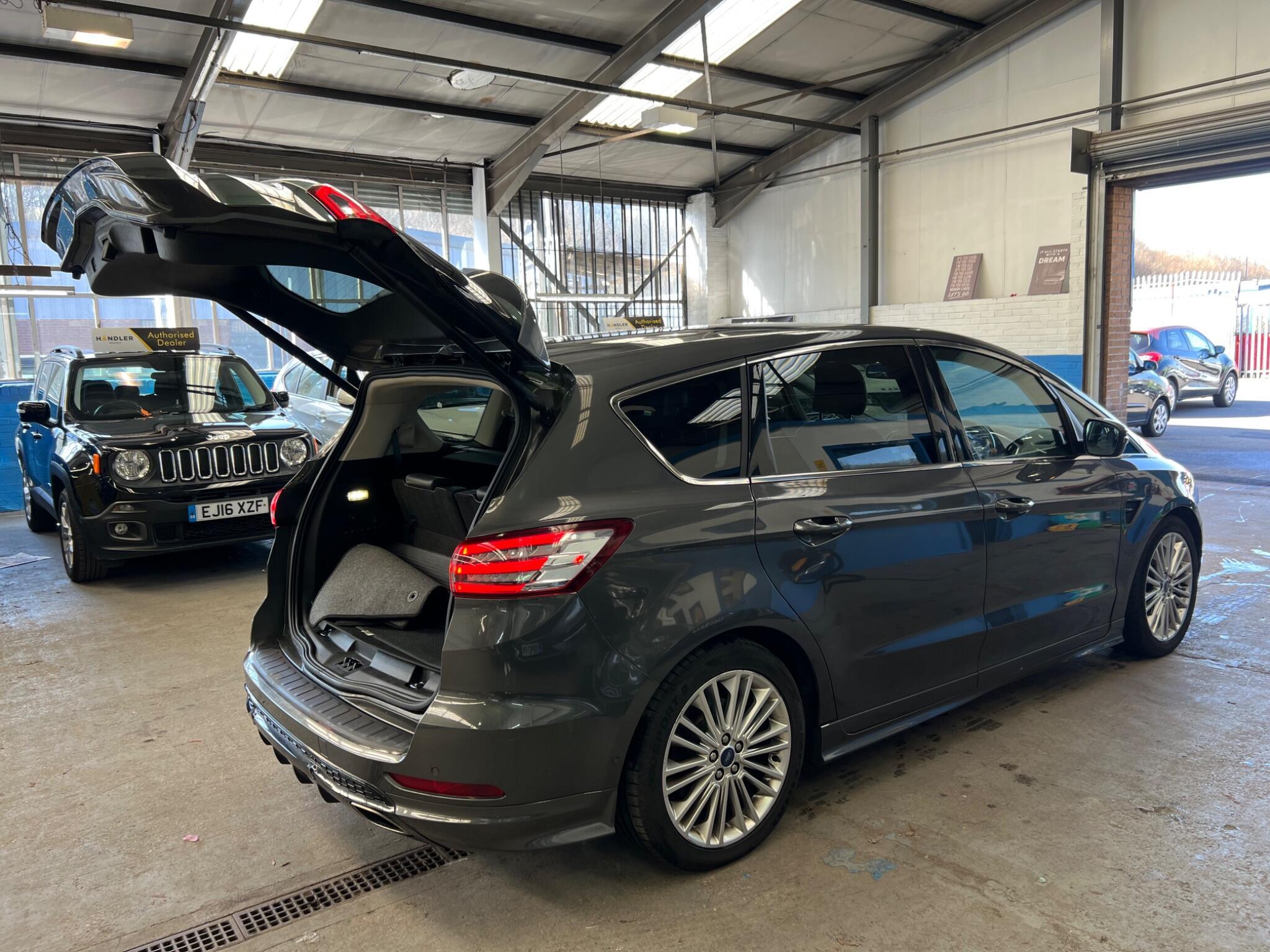 Ford S-MAX - Image 12