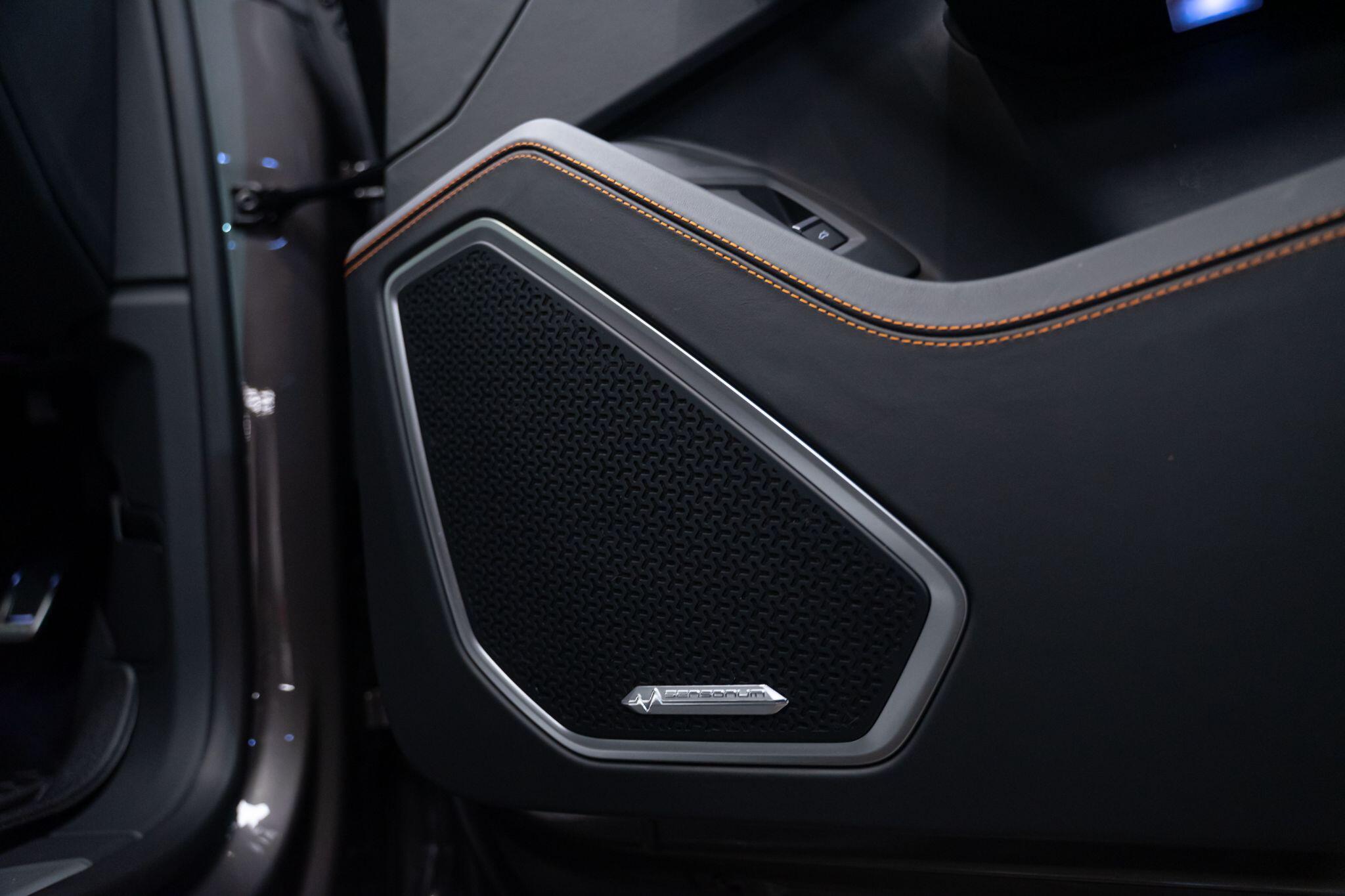 Lamborghini Urus - Image 31