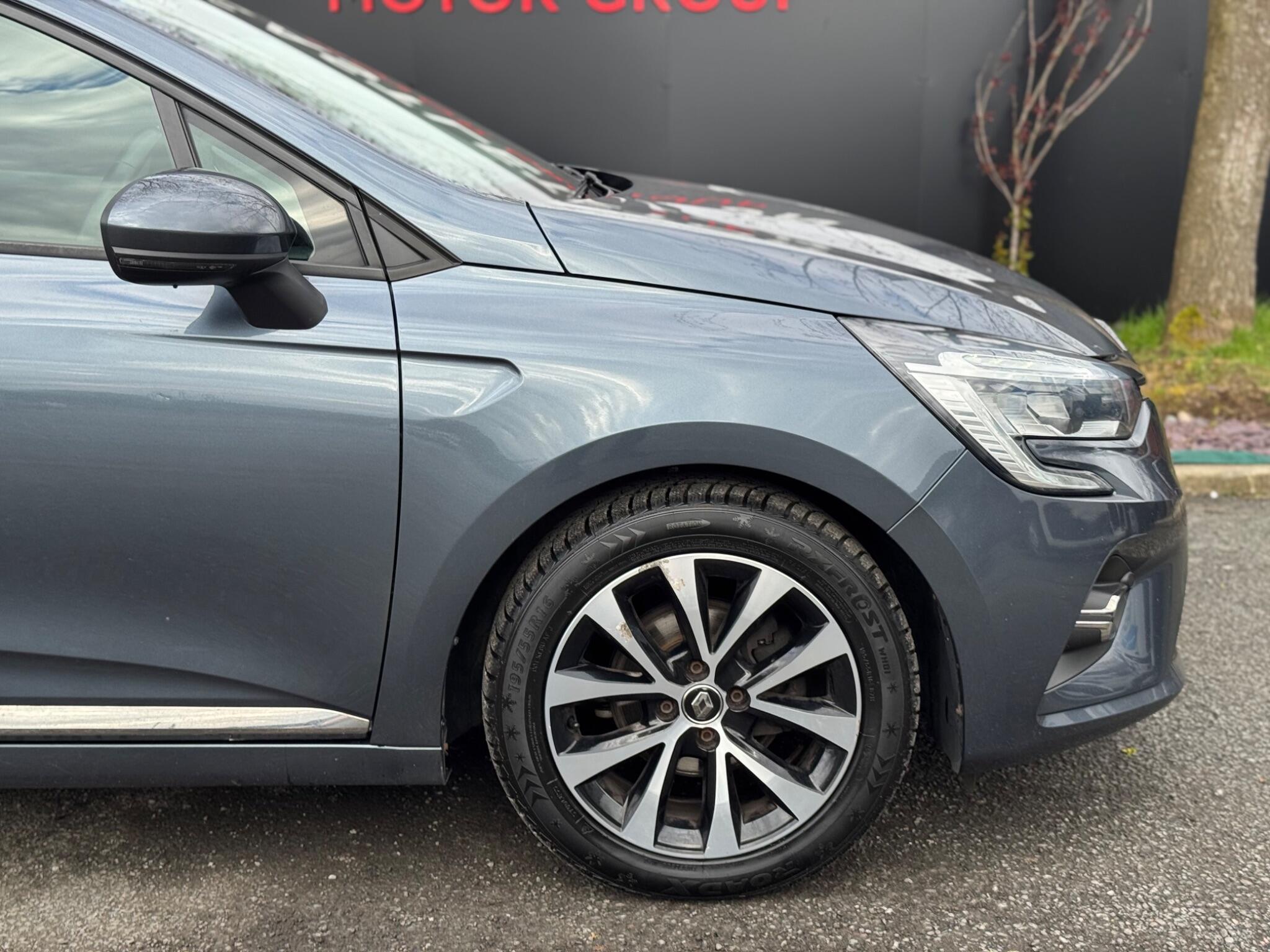 Renault Clio - Image 19