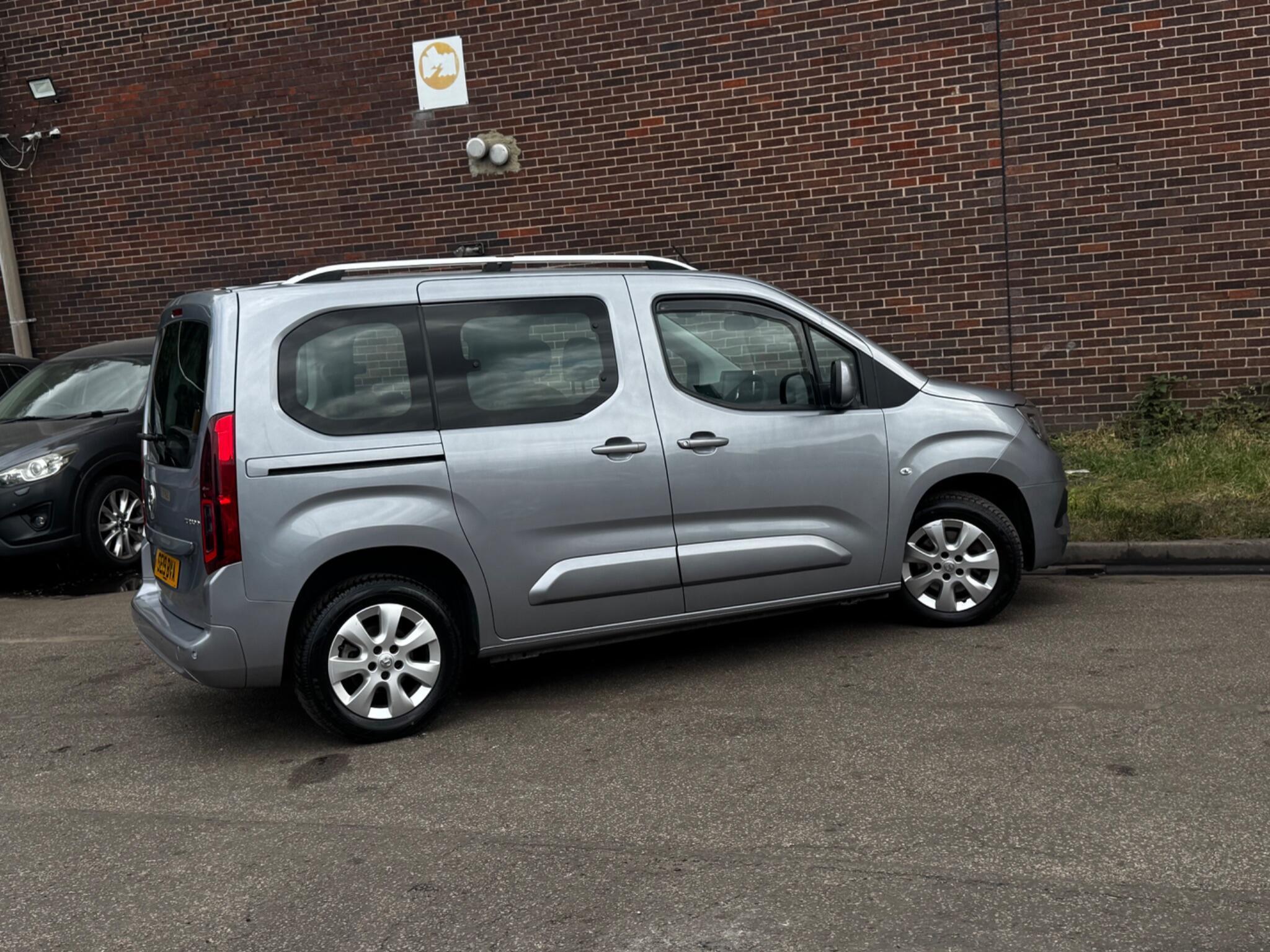 Vauxhall Combo Life - Image 14