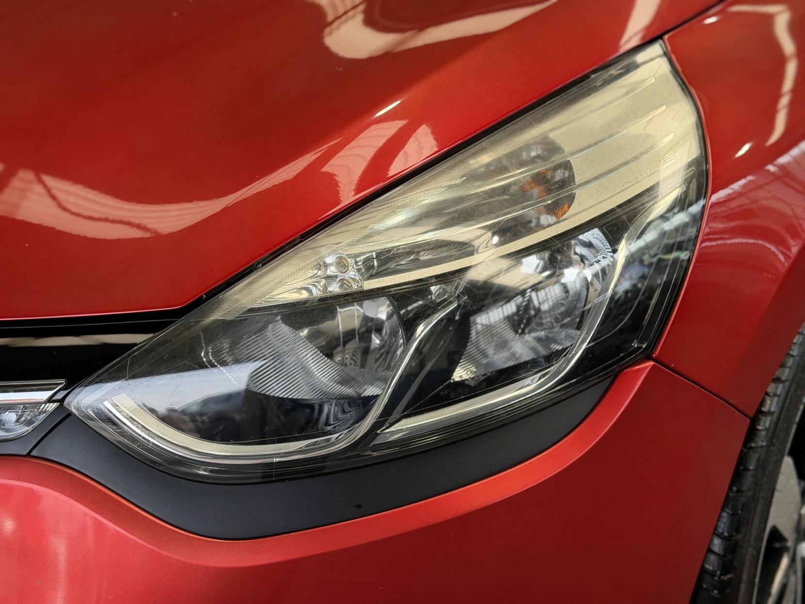 Renault Clio - Image 10