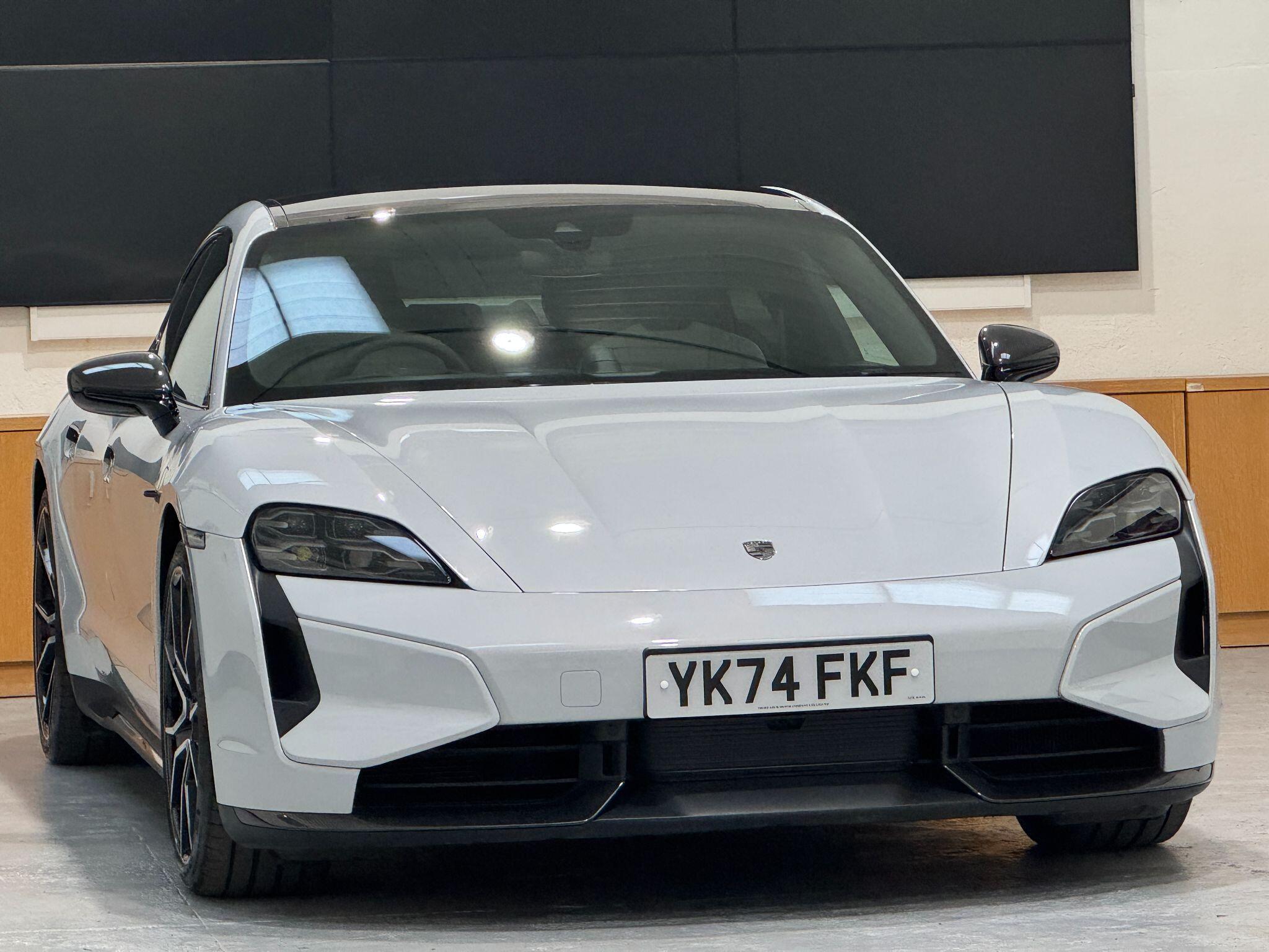 Porsche Taycan - Image 10