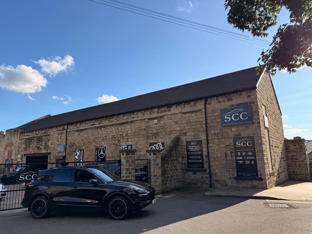 Porsche Cayenne - Image 10