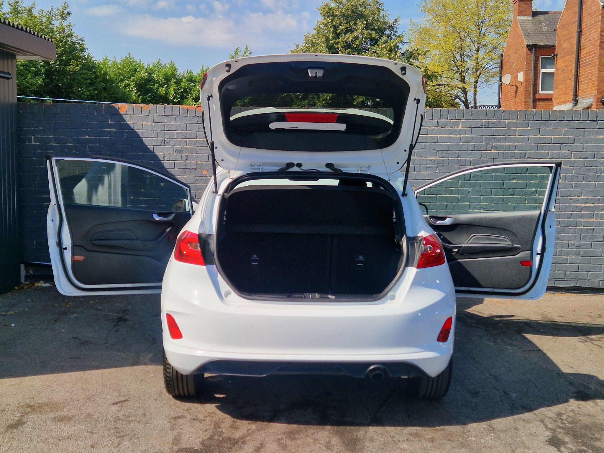 Ford Fiesta - Image 20