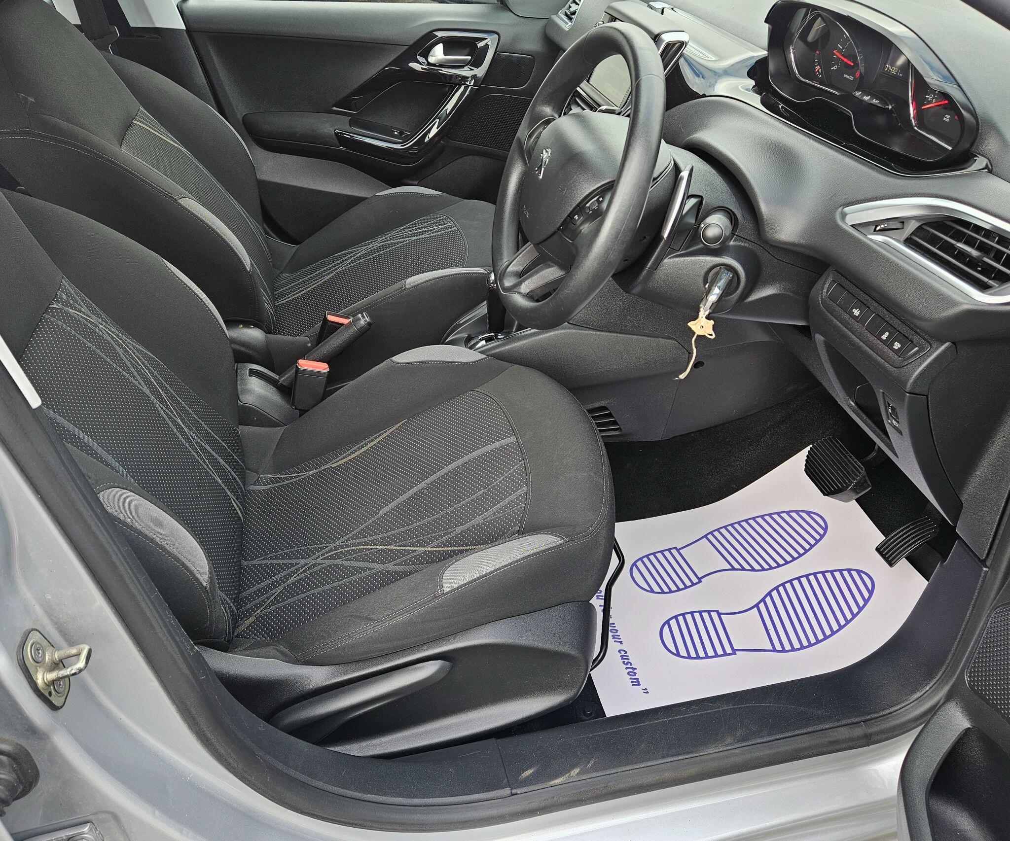 Peugeot 208 - Image 44