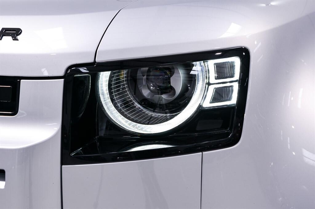 Land Rover Defender 110 - Image 9