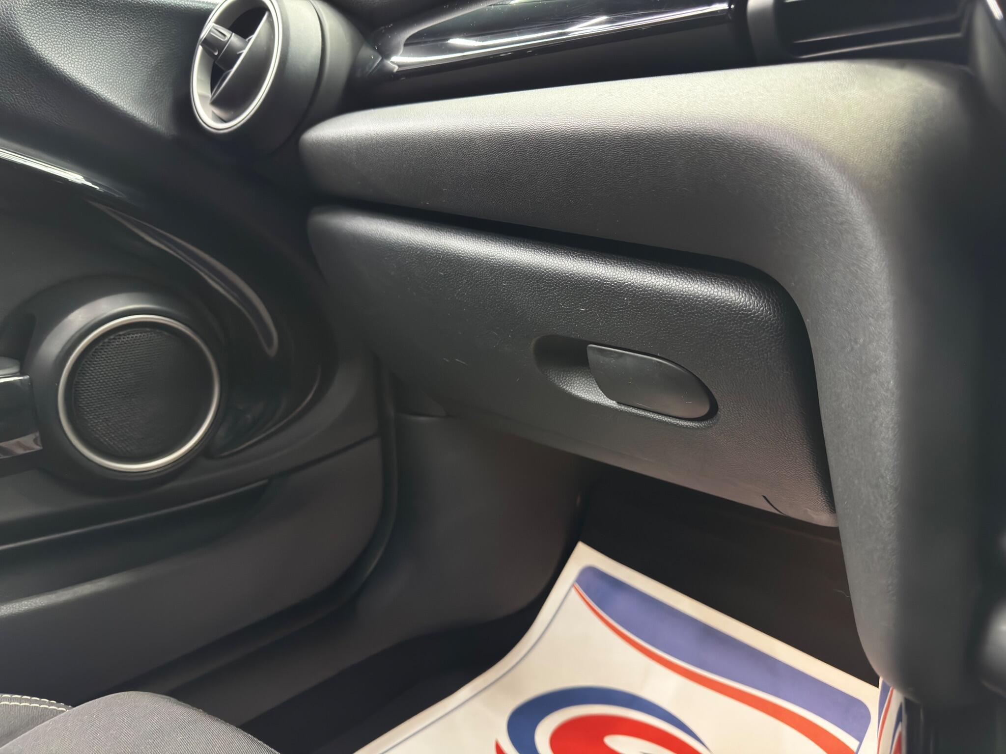 MINI Hatch - Image 35