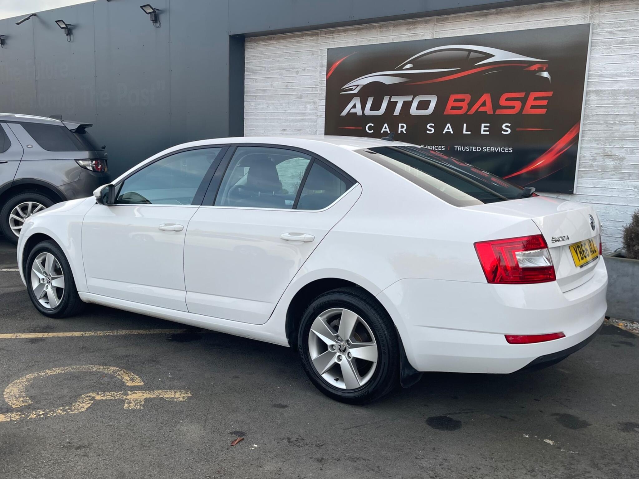 Skoda Octavia - Image 10