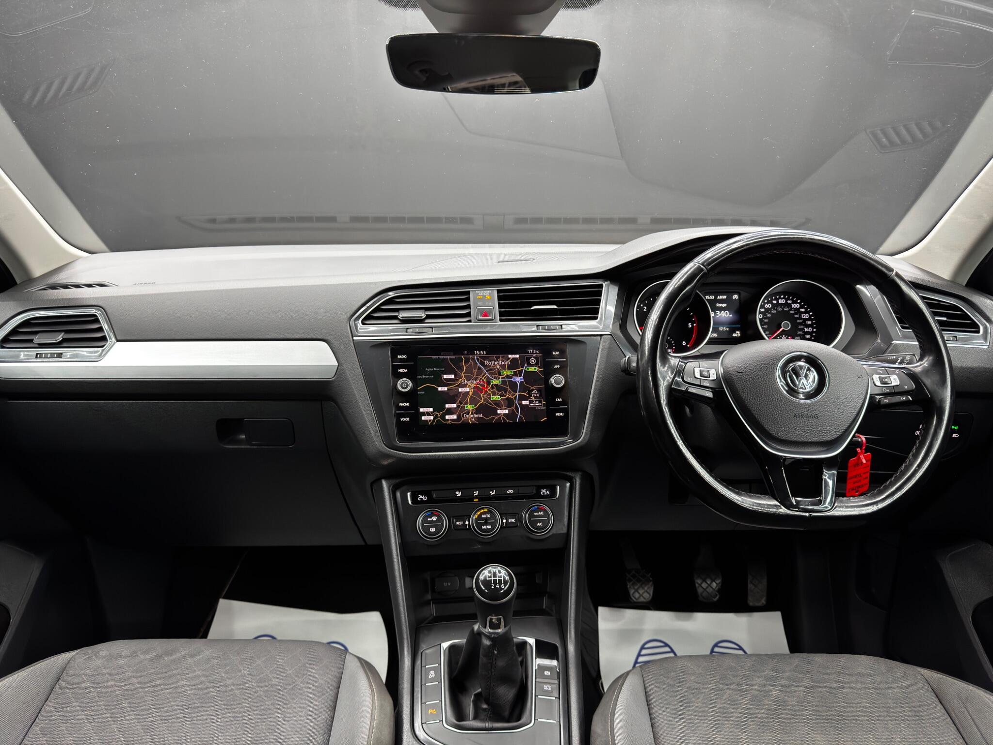 Volkswagen Tiguan - Image 10