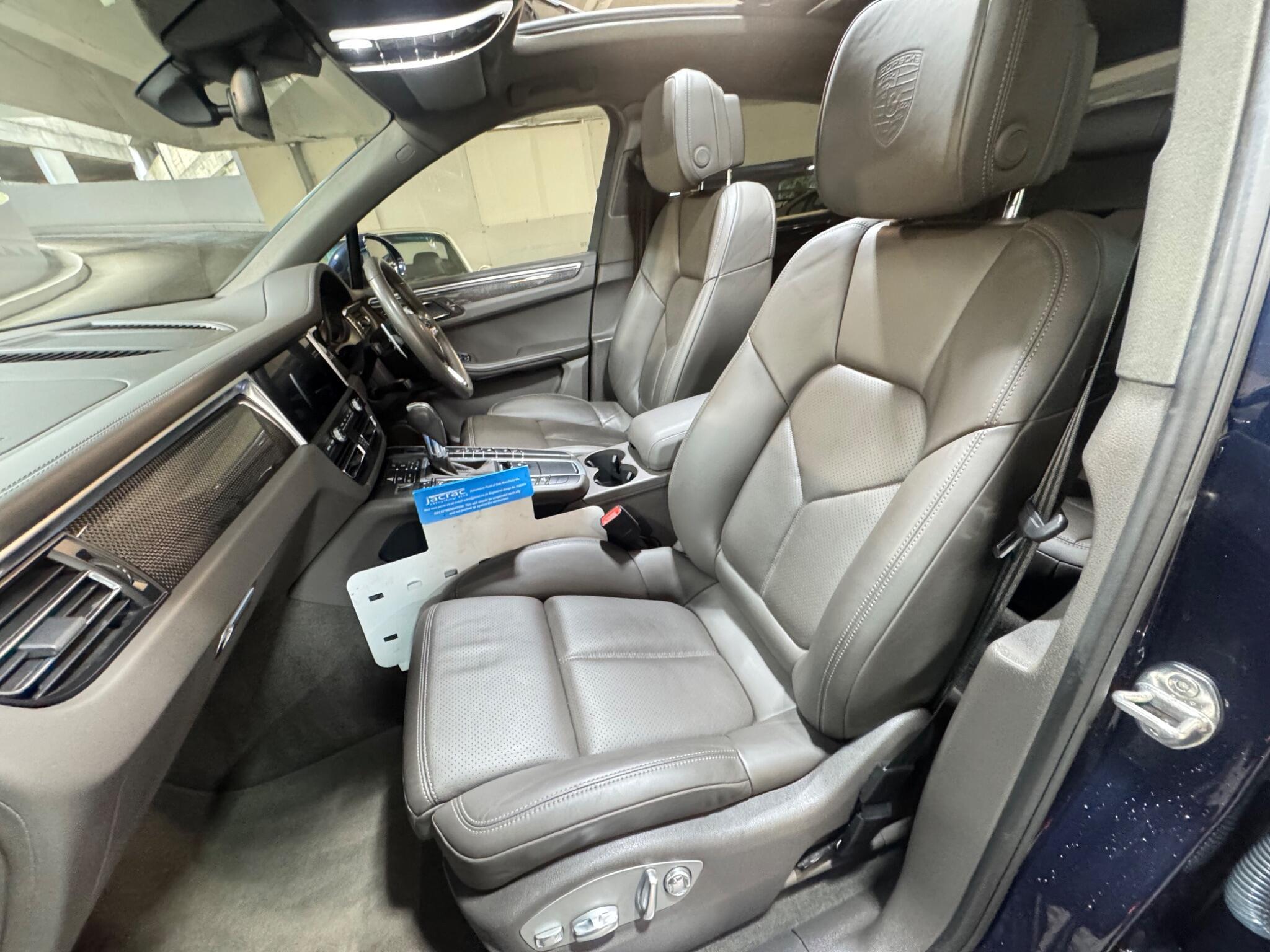 Porsche Macan - Image 10