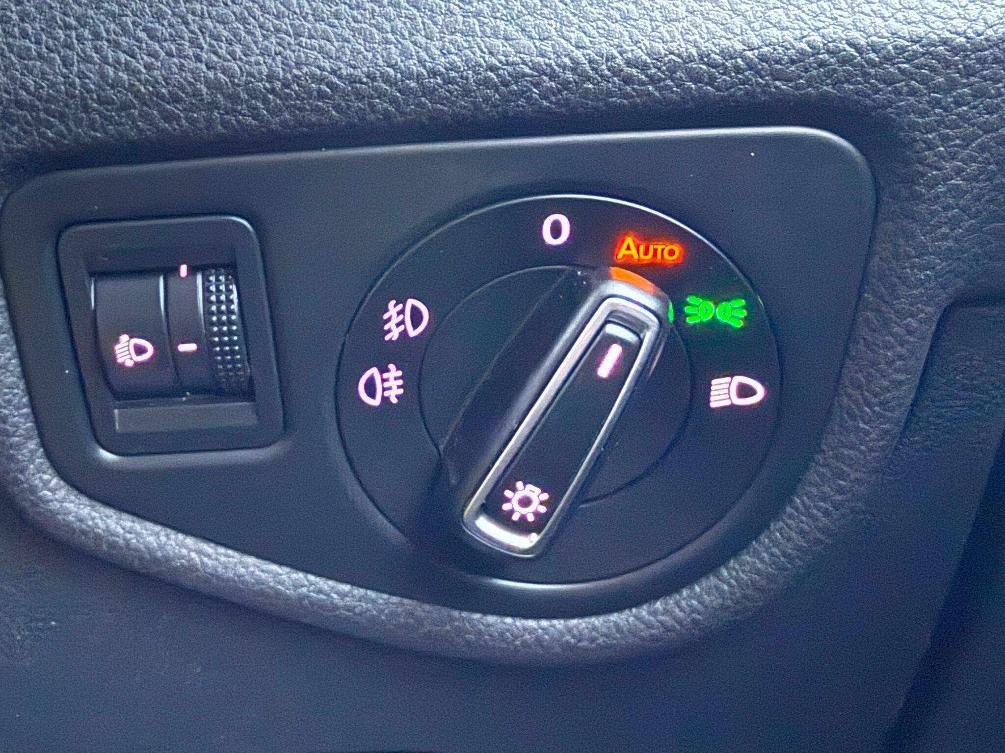 Volkswagen Touran - Image 24