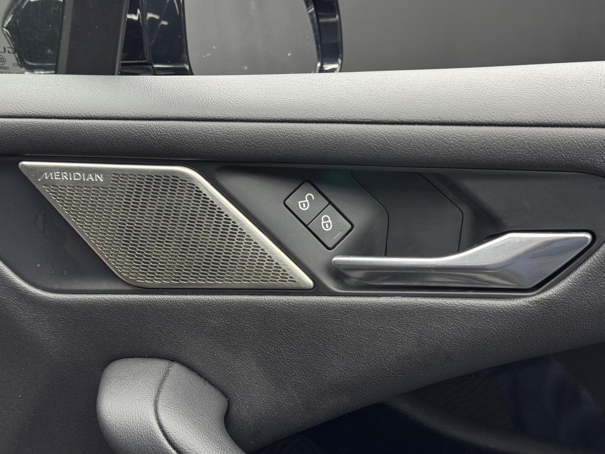 Jaguar I-Pace - Image 40