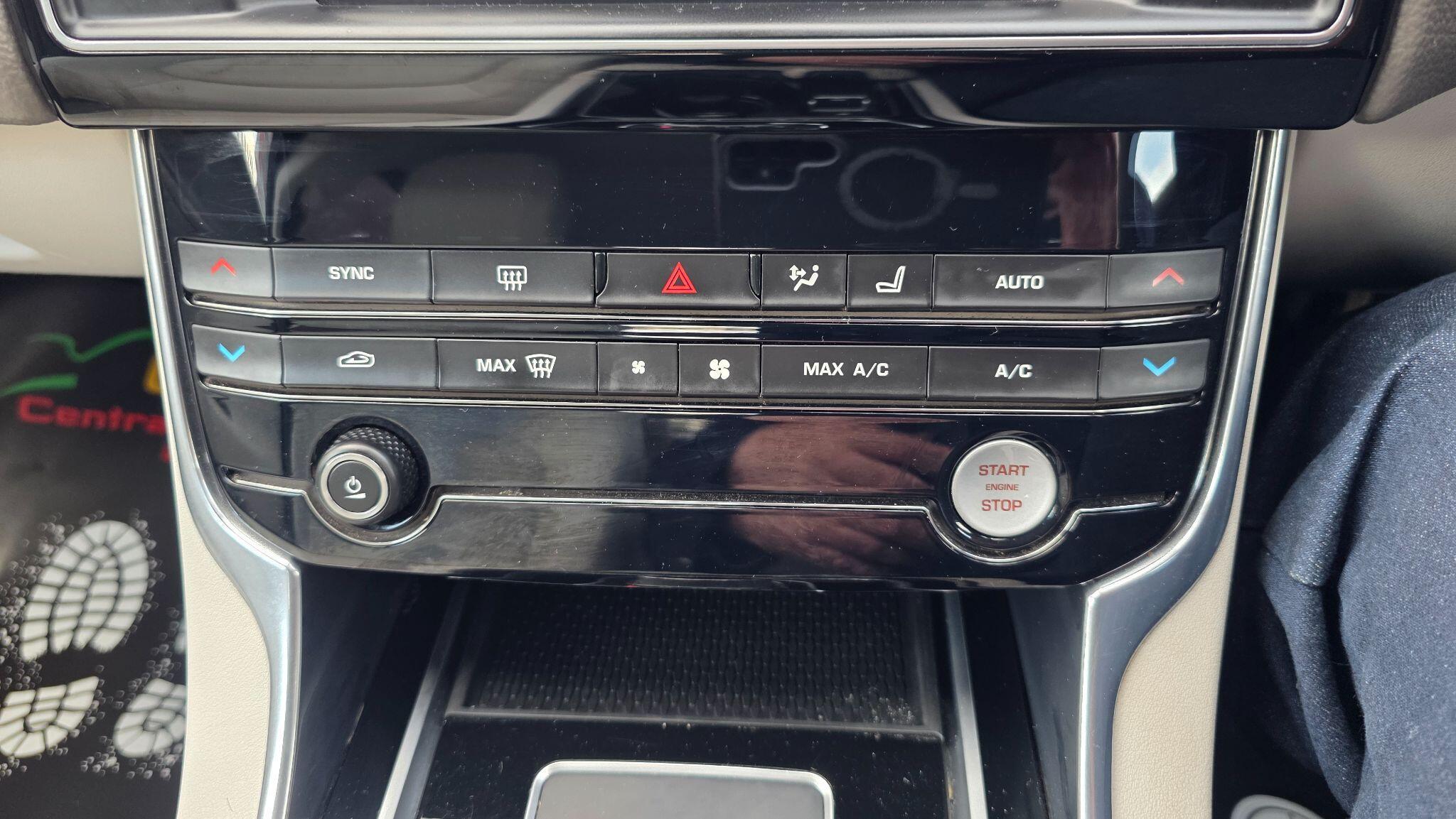 Jaguar XE - Image 29