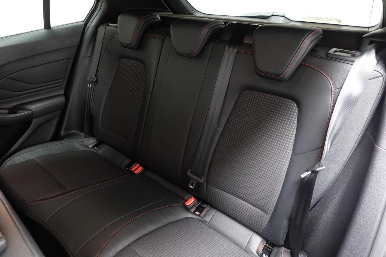 Ford Focus - Image 21