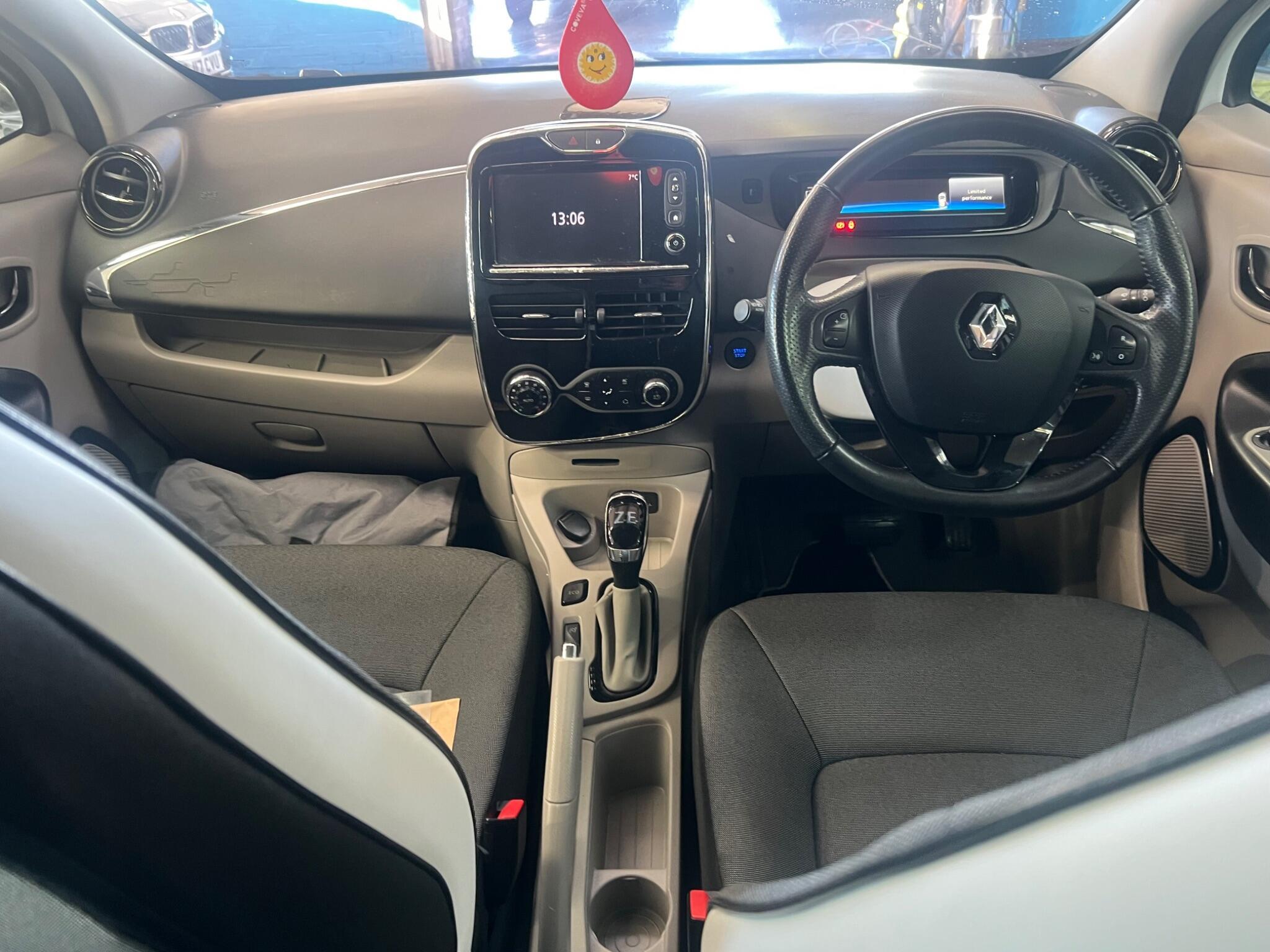 Renault Zoe - Image 20