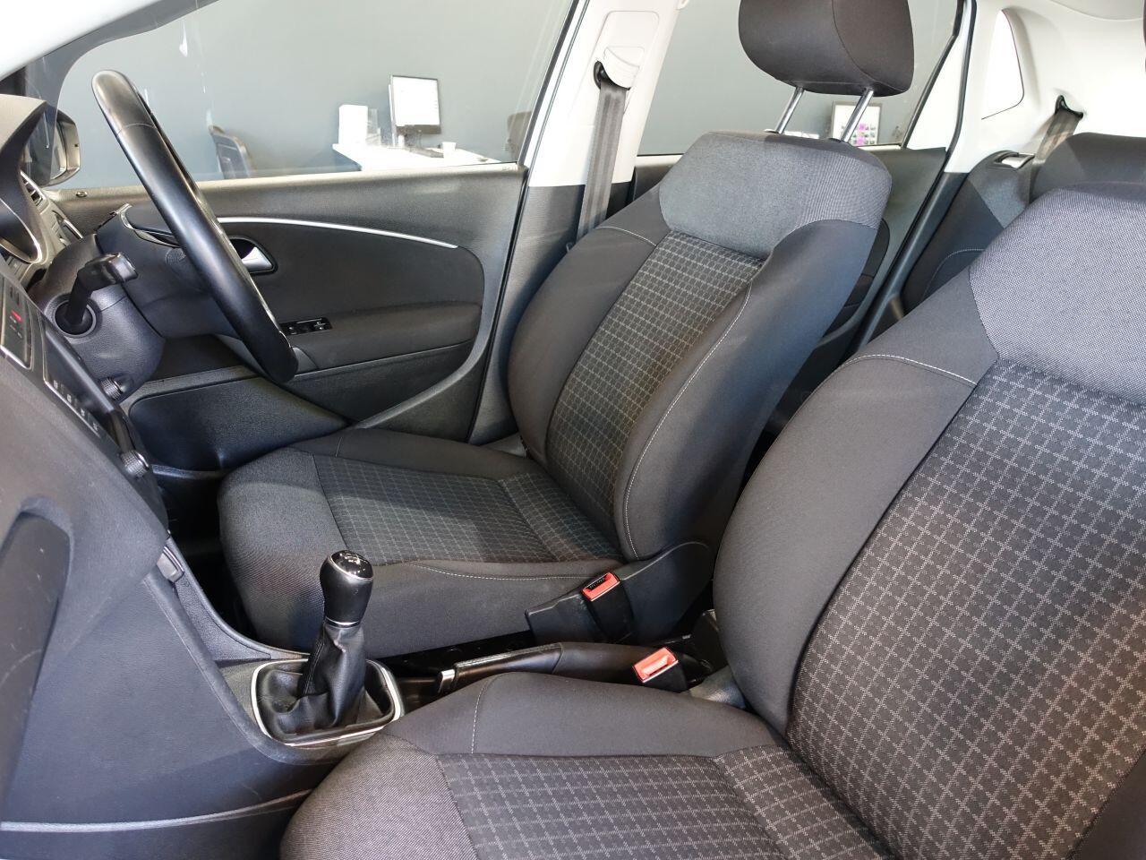 Volkswagen Polo - Image 12