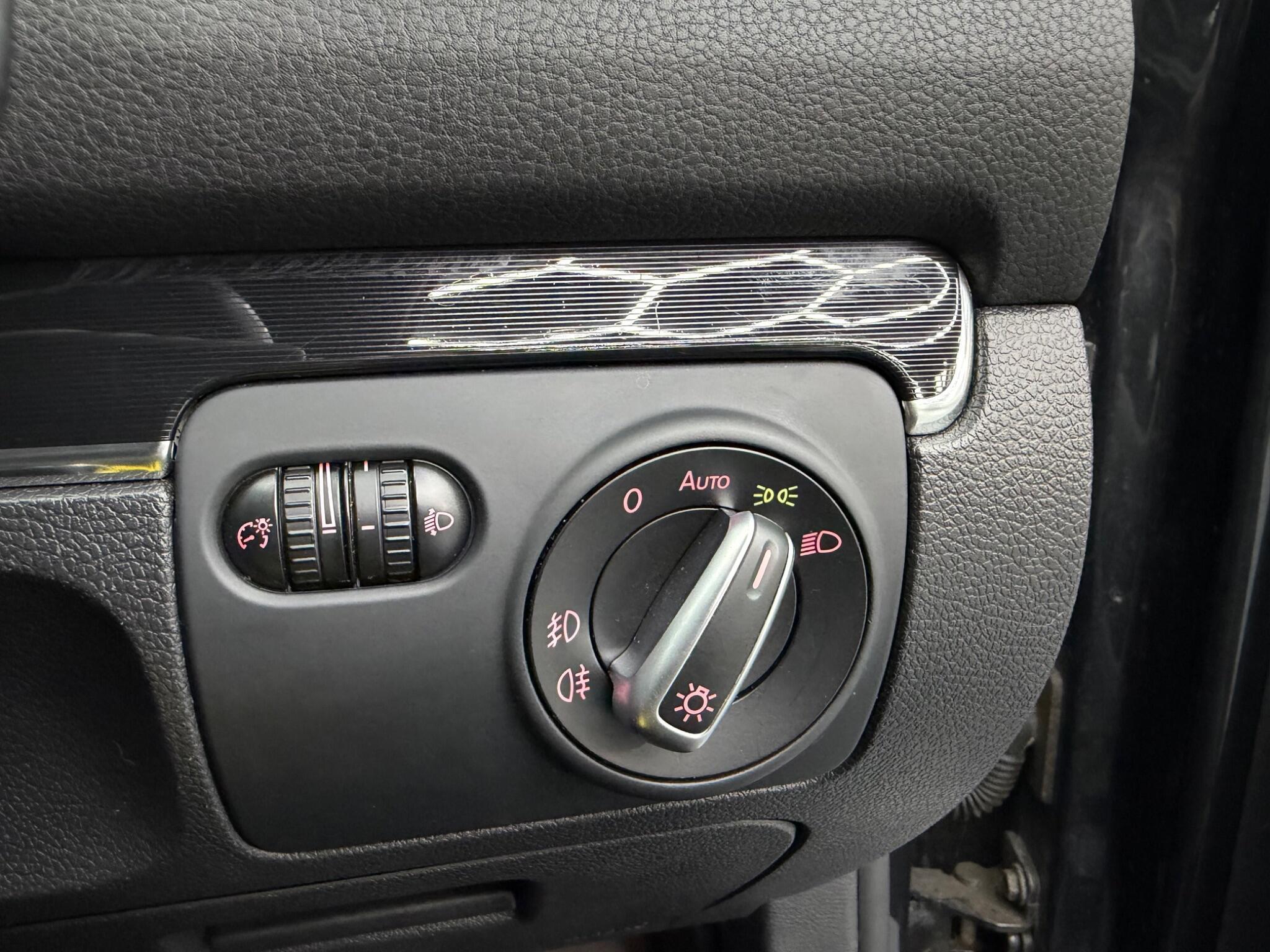 Volkswagen Golf - Image 21