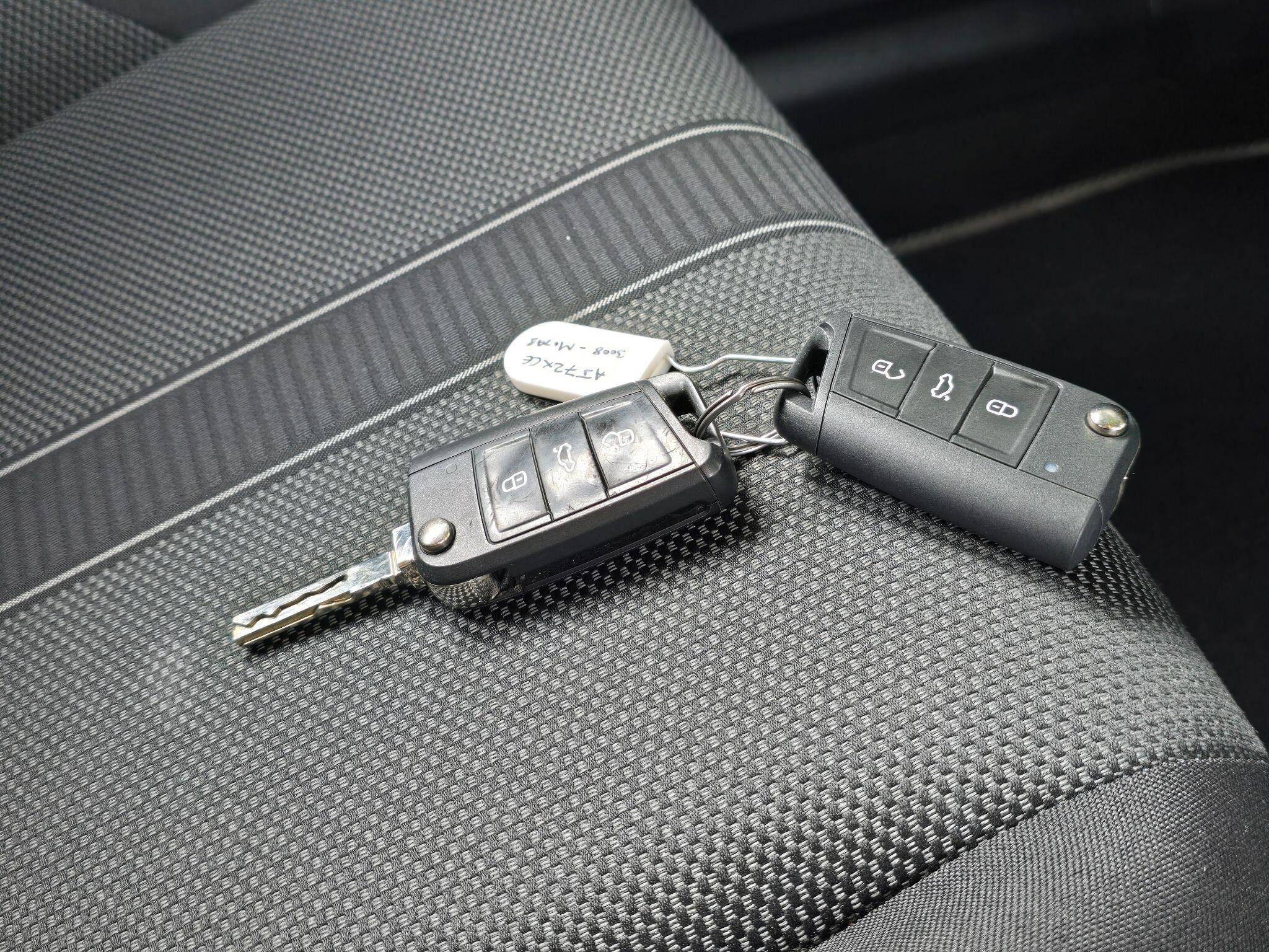 Volkswagen T-Roc - Image 28