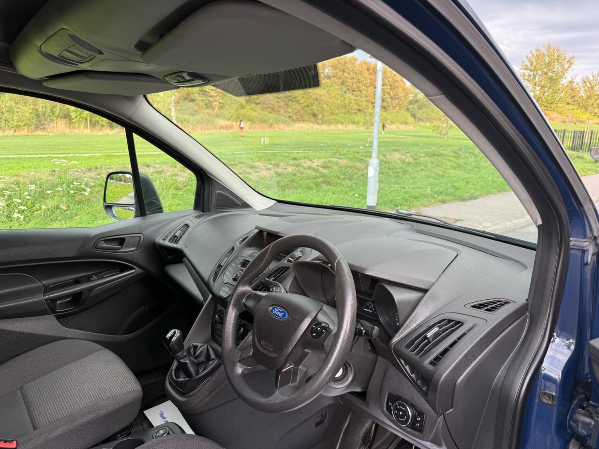 Ford Transit Connect - Image 18