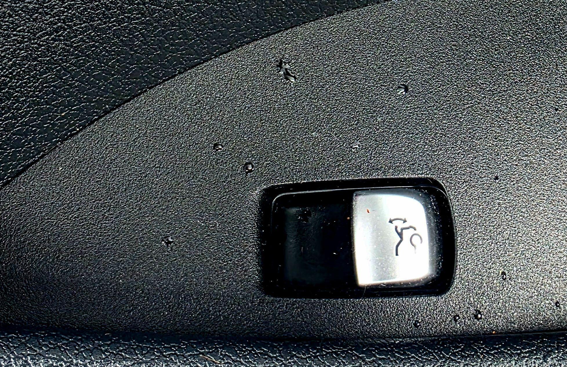 Mercedes E Class - Image 28