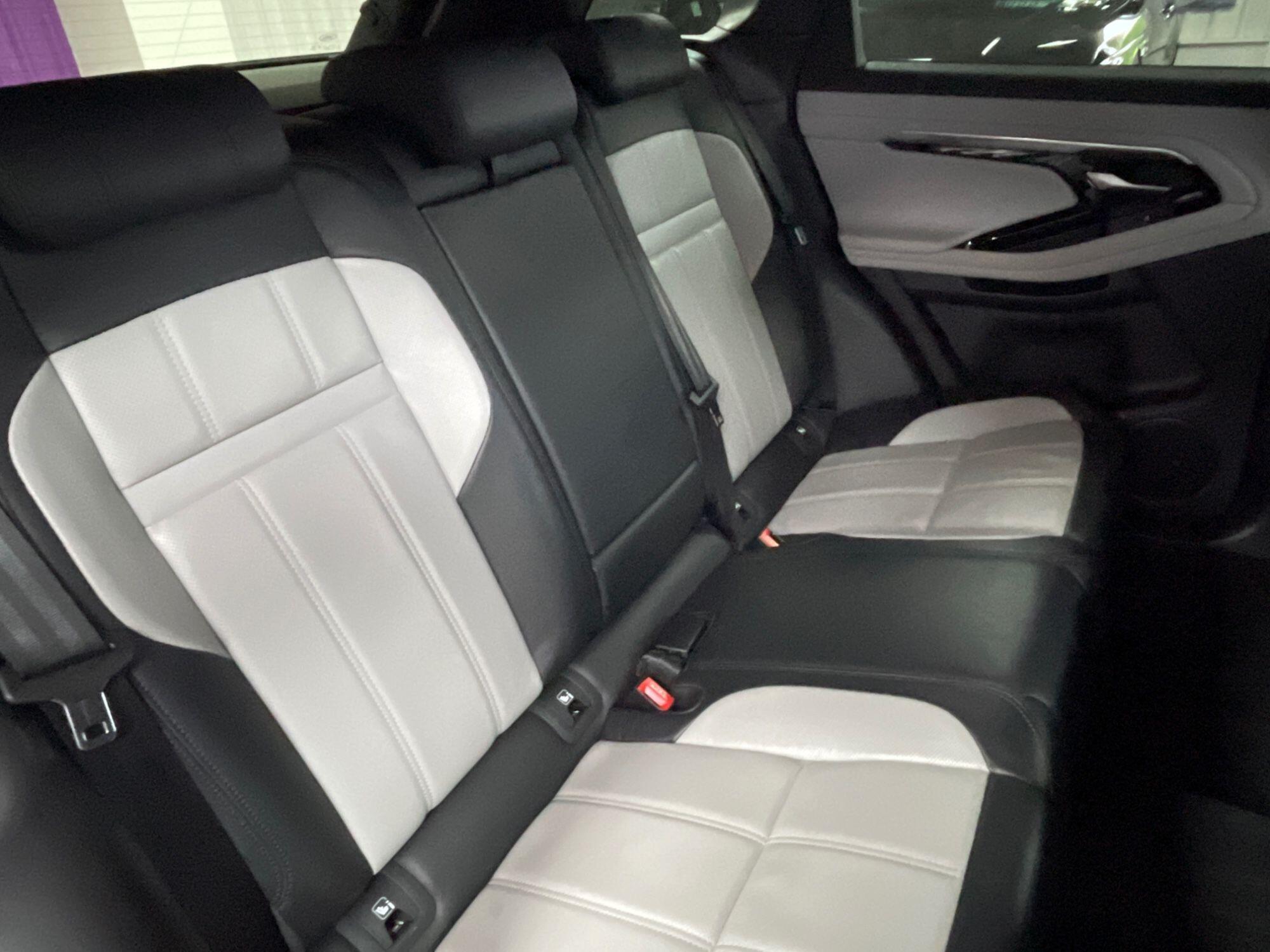 Land Rover Range Rover Evoque - Image 25